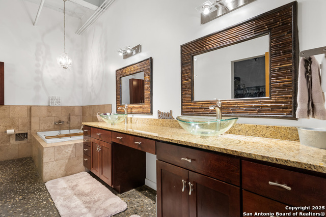 San Antonio, Texas, 78204, United States, 3 Bedrooms Bedrooms, ,2 BathroomsBathrooms,Residential,For Sale,1961680