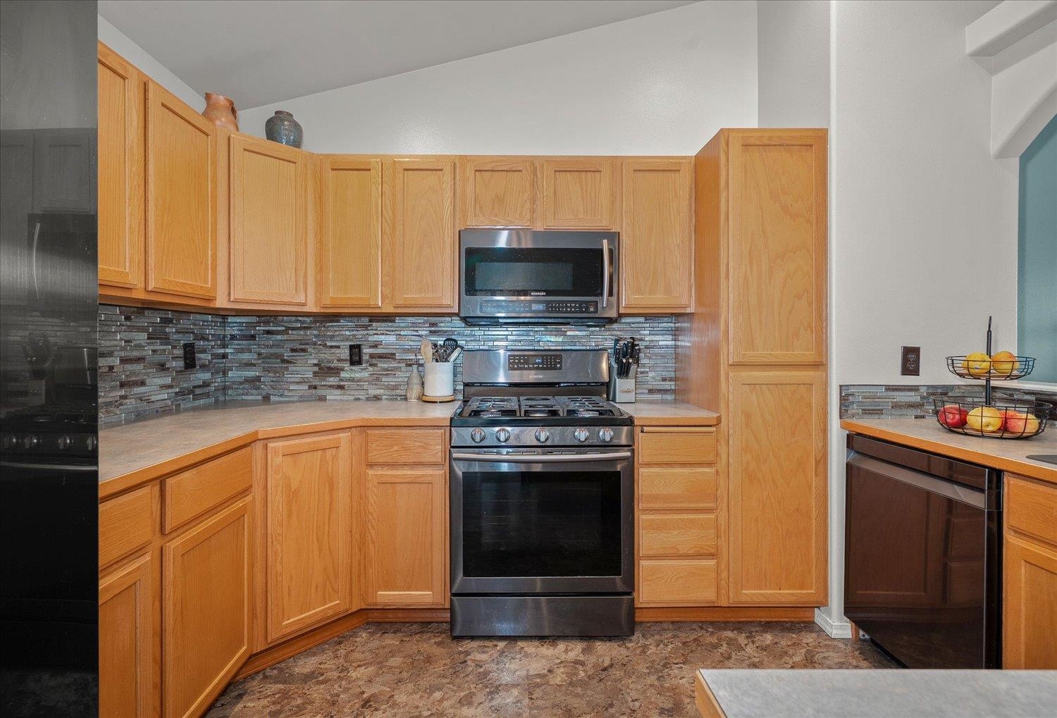 Spokane Valley, Washington, 99016, United States, 5 Bedrooms Bedrooms, ,3 BathroomsBathrooms,Residential,For Sale,1990389