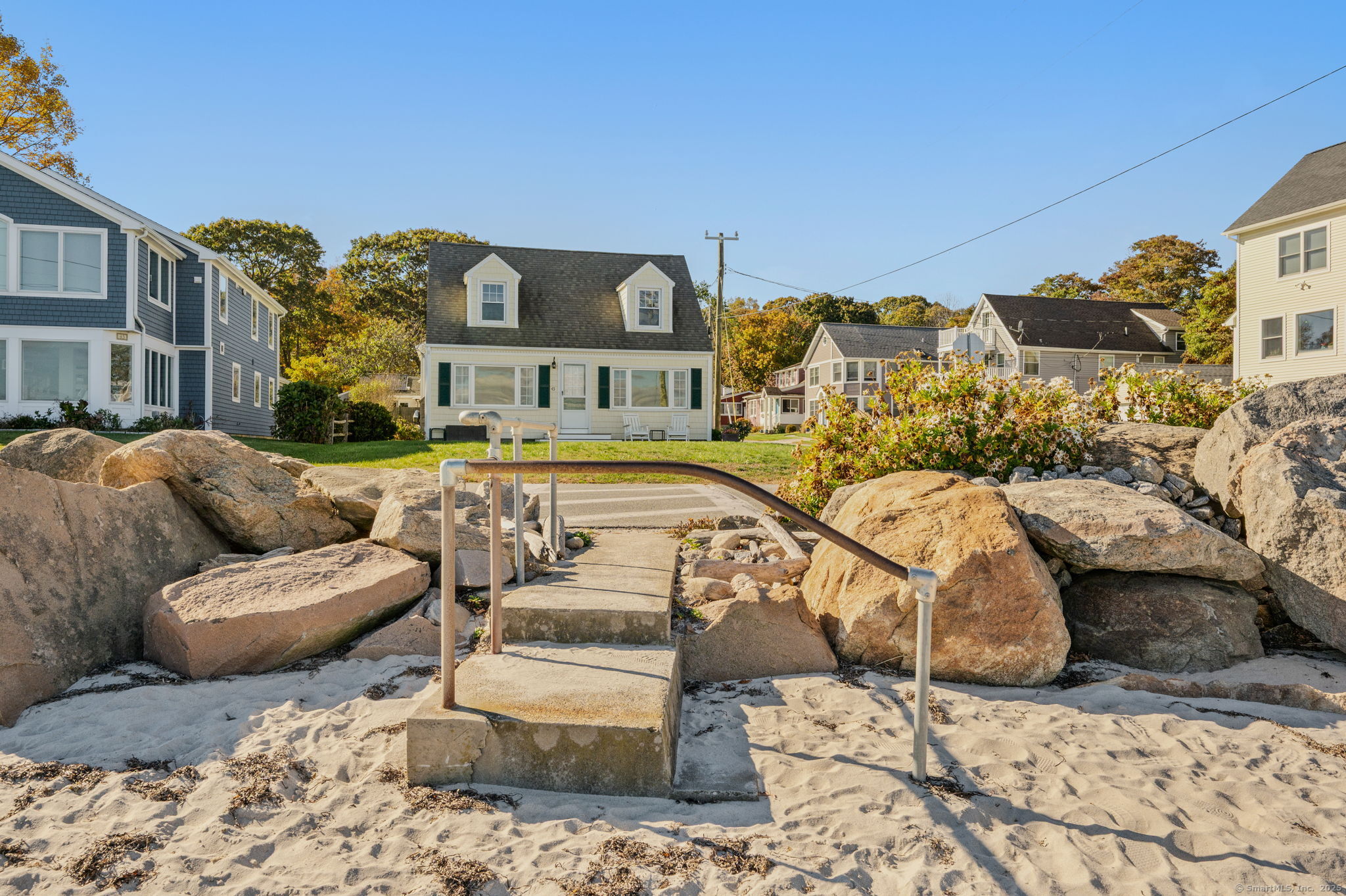 East Lyme, Connecticut, 06357, United States, 3 Bedrooms Bedrooms, ,1 BathroomBathrooms,Residential,For Sale,1987799