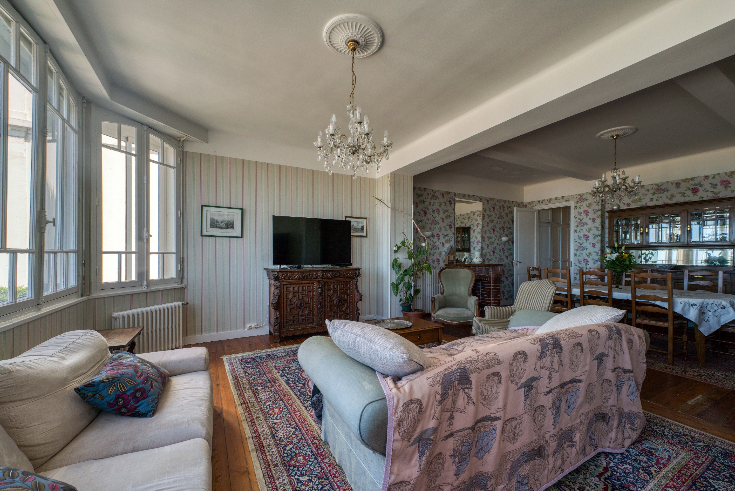  EXCEPTIONAL BELLE ÉPOQUE RESIDENCE ON THE WATERFRONT ROYAN - 物件實景
