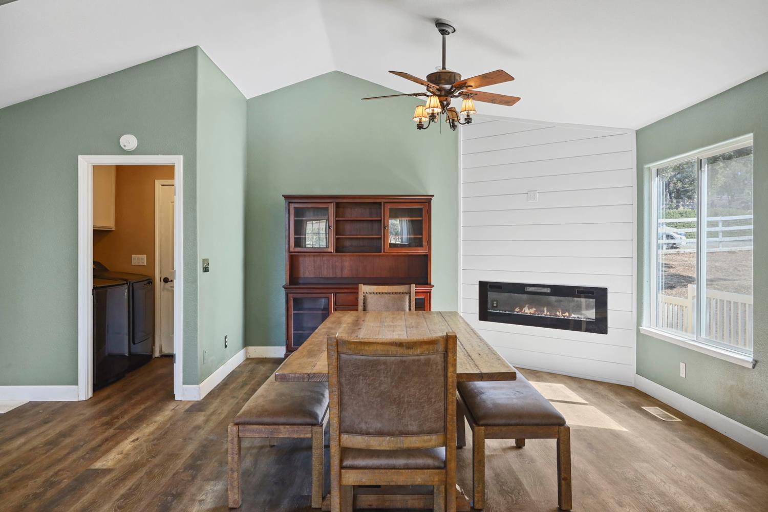 Valley Springs, California, 95252, United States, 3 Bedrooms Bedrooms, ,2 BathroomsBathrooms,Residential,For Sale,1978438