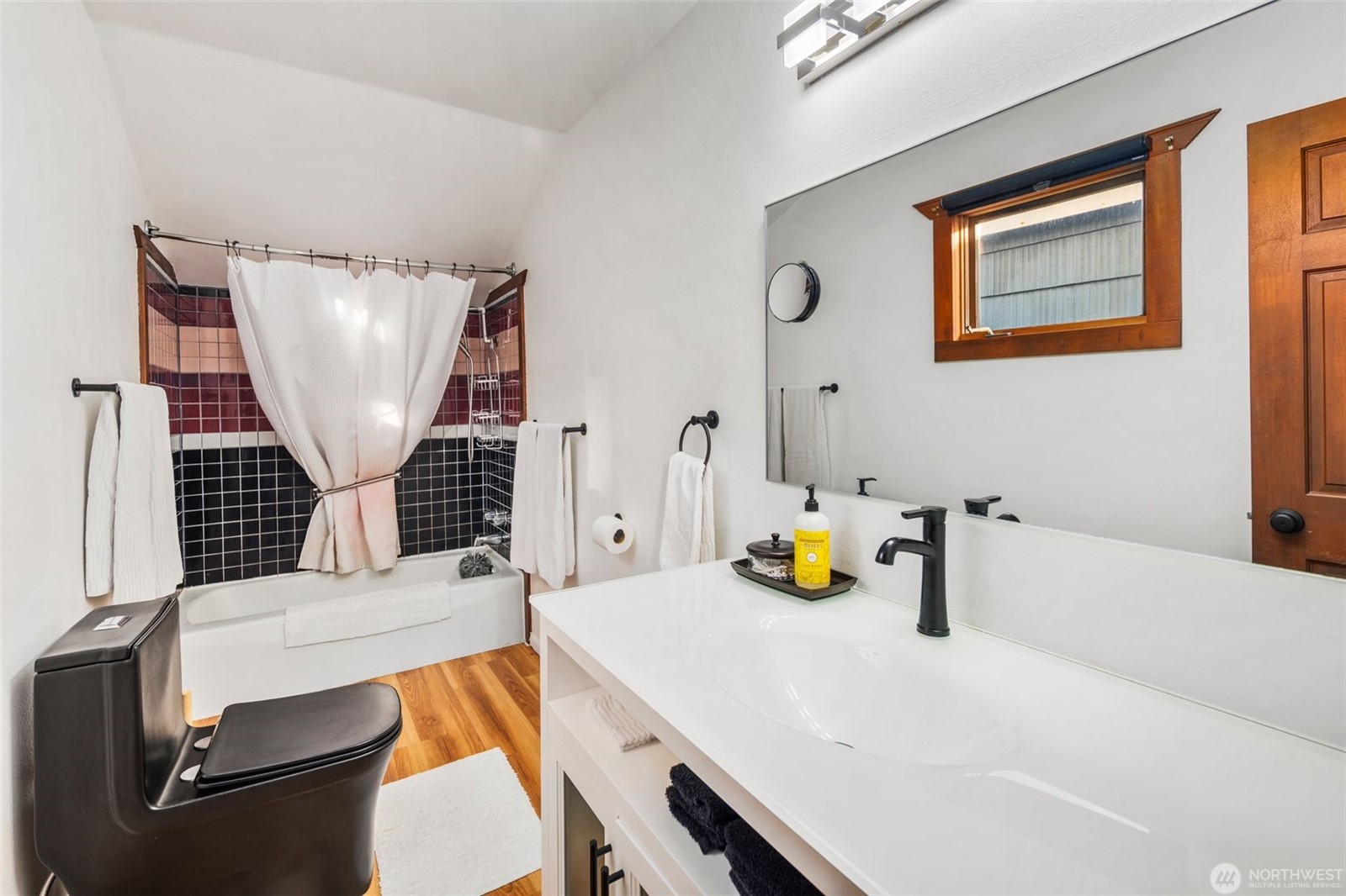 Long Beach, Washington, 98631, United States, 8 Bedrooms Bedrooms, ,6 BathroomsBathrooms,Residential,For Sale,1976396