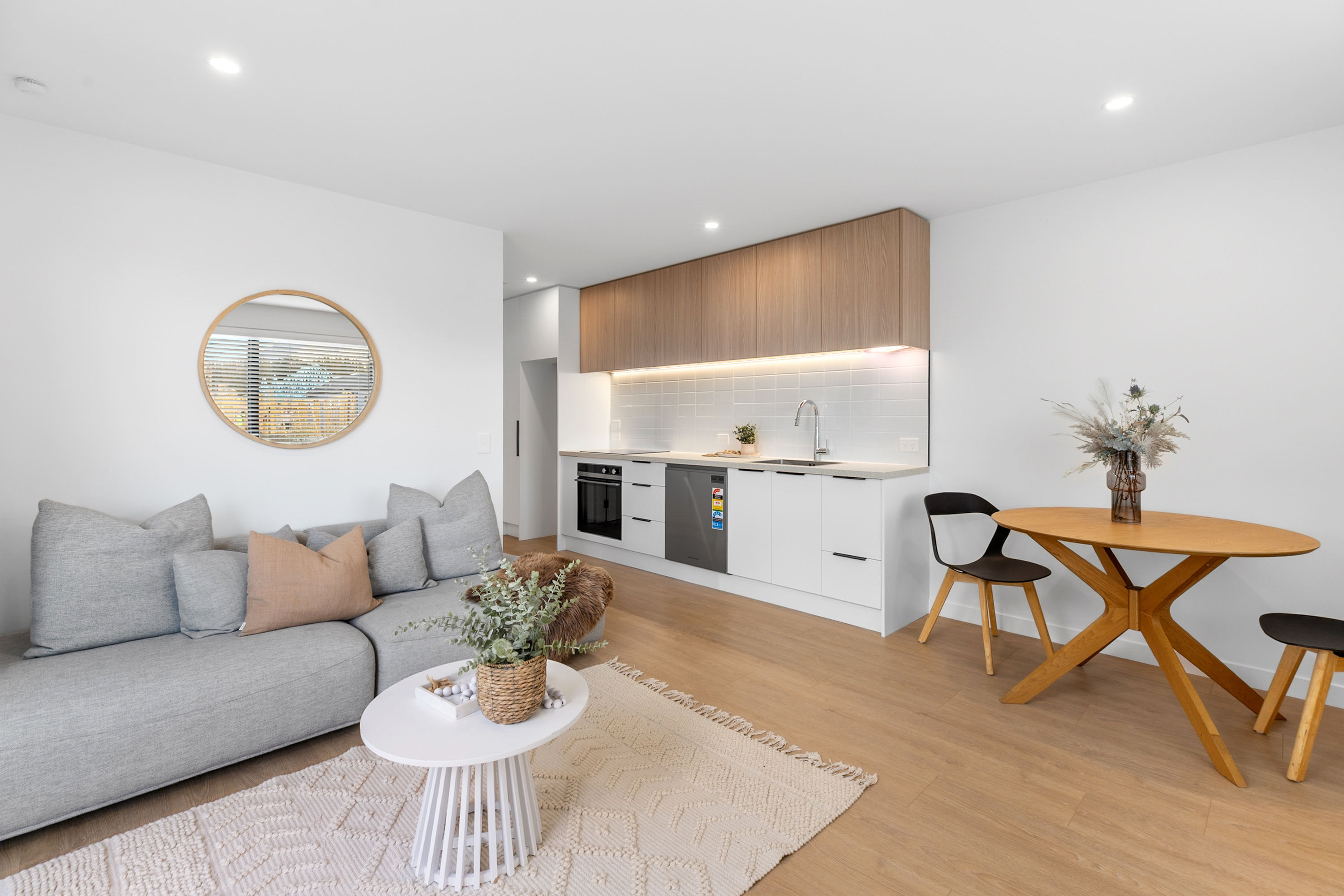  Home and Income - Done Brilliantly - 物件實景