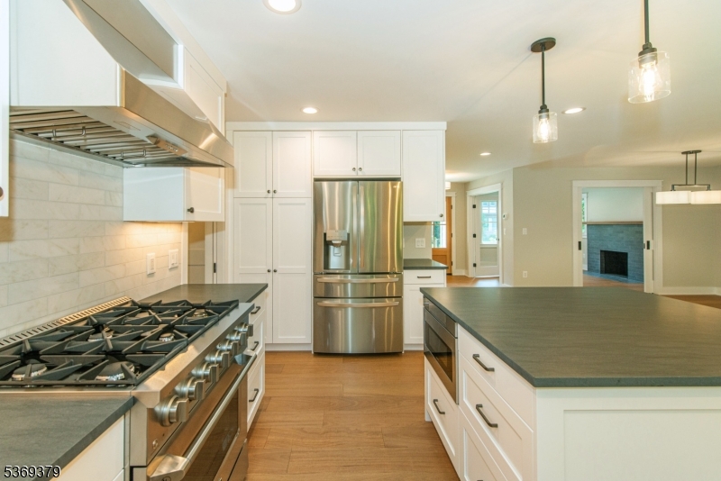 Essex Fells Twp., New Jersey, 07021, United States, 4 Bedrooms Bedrooms, ,4 BathroomsBathrooms,Residential,For Sale,1885303