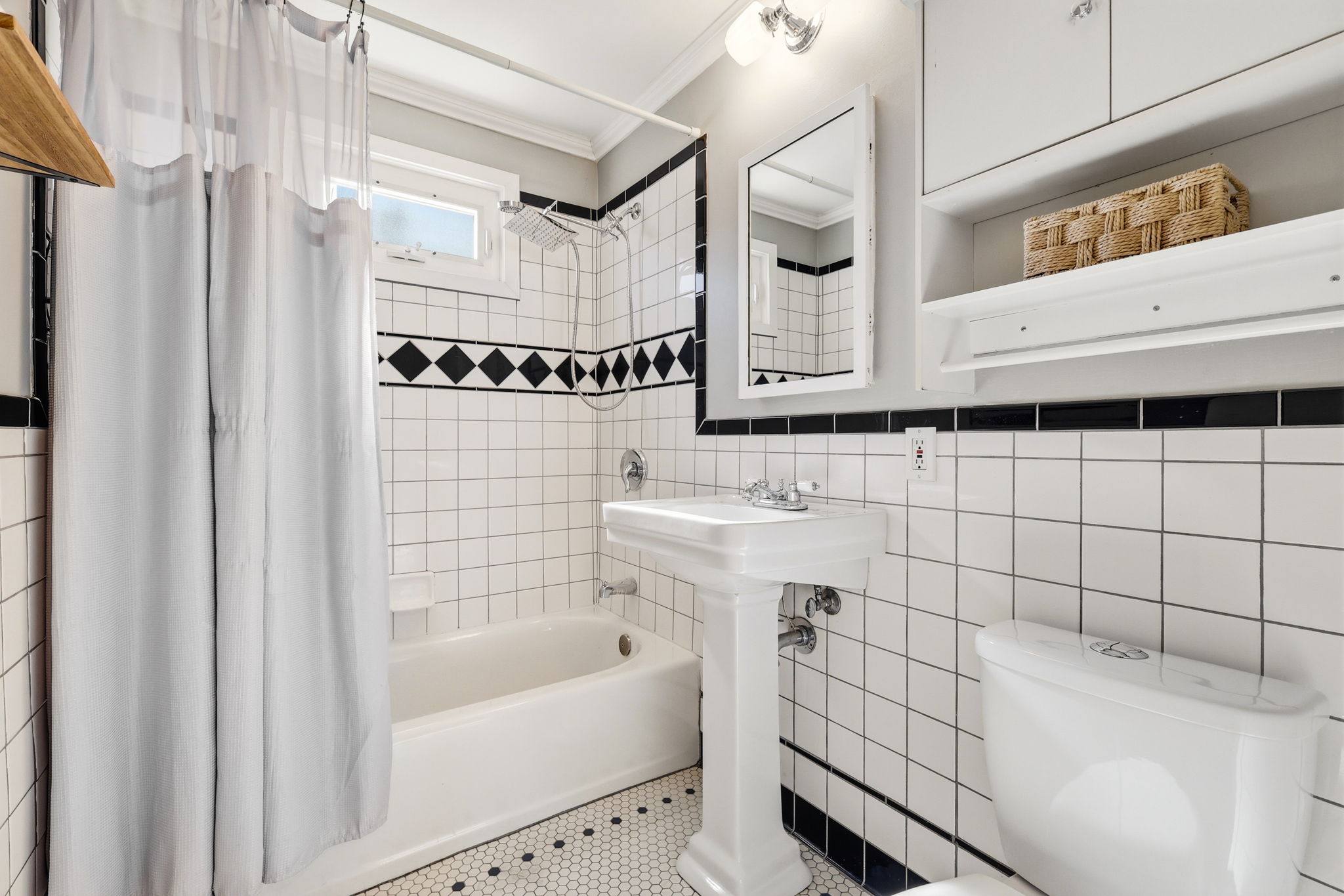  8257 Interlake Ave N, Seattle, WA 98103 - 物件實景