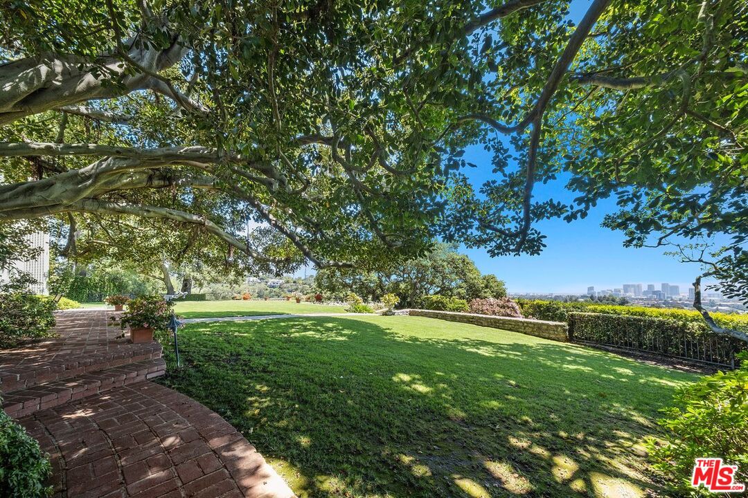 Los Angeles, California, 90077, United States, 7 Bedrooms Bedrooms, ,6 BathroomsBathrooms,Residential,For Sale,1819954