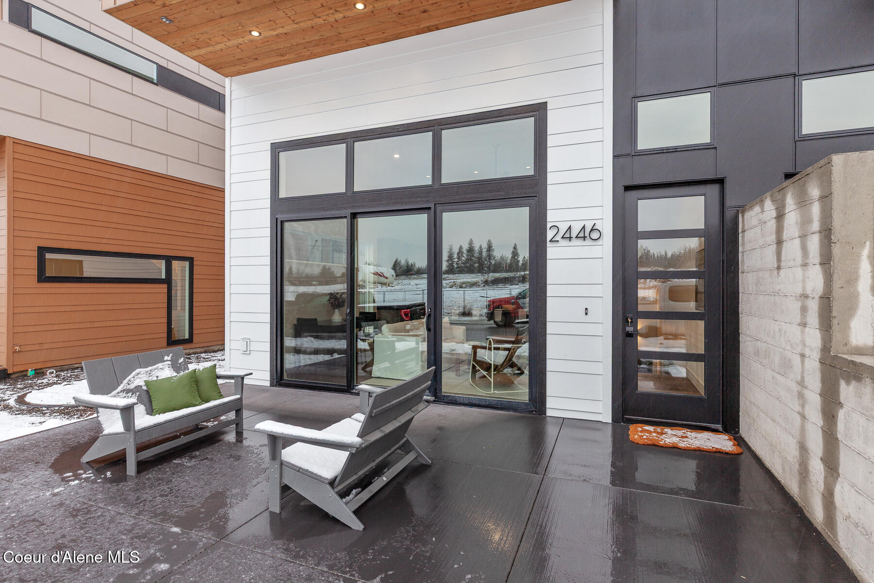 Coeur d'Alene, Idaho, 83814, United States, 3 Bedrooms Bedrooms, ,4 BathroomsBathrooms,Residential,For Sale,2002560