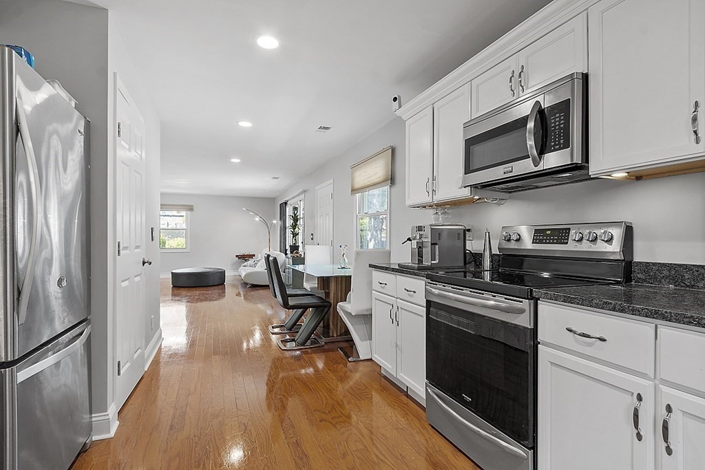 24 Lewis Rd Unit 11, Bedford, Massachusetts, 01730, United States, 3 Bedrooms Bedrooms, ,2 BathroomsBathrooms,Residential,For Sale,24 Lewis Rd Unit 11,1663770