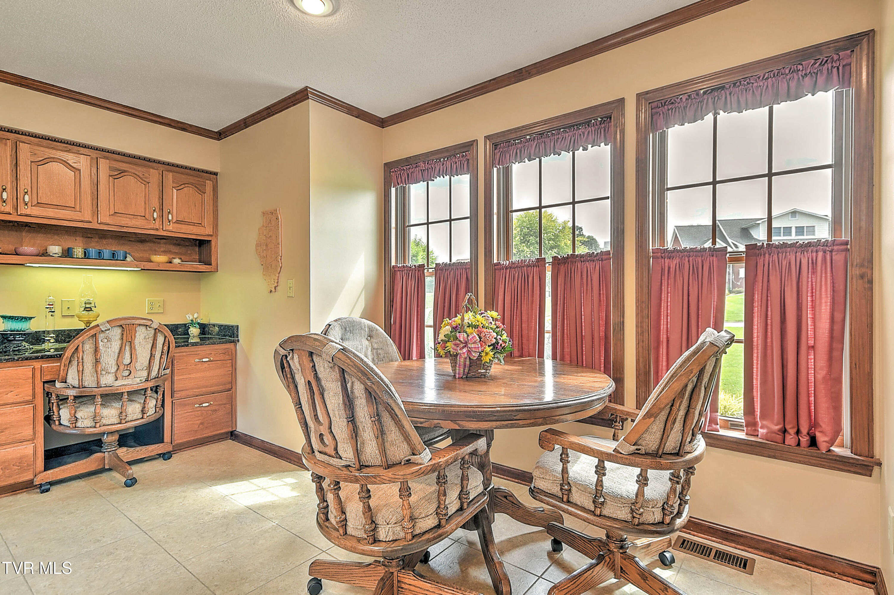 Greeneville, Tennessee, 37745, United States, 4 Bedrooms Bedrooms, ,4 BathroomsBathrooms,Residential,For Sale,1899304