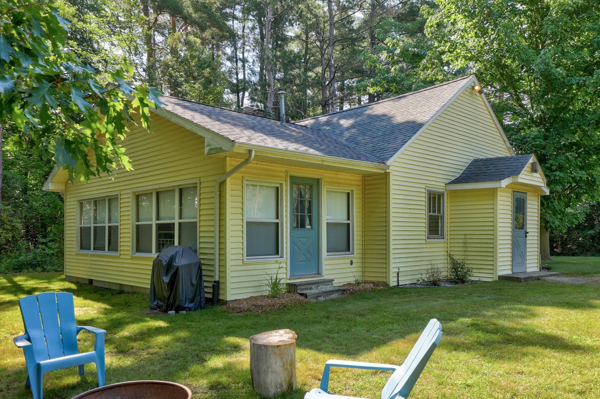 Vassar, Michigan, 49768, United States, 3 Bedrooms Bedrooms, ,4 BathroomsBathrooms,Residential,For Sale,1976339