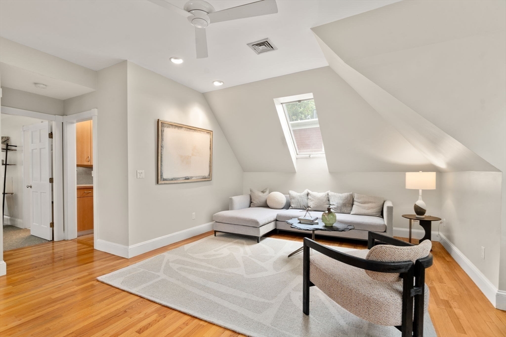 Brookline, Massachusetts, 02445, United States, 2 Bedrooms Bedrooms, ,2 BathroomsBathrooms,Residential,For Sale,1849691