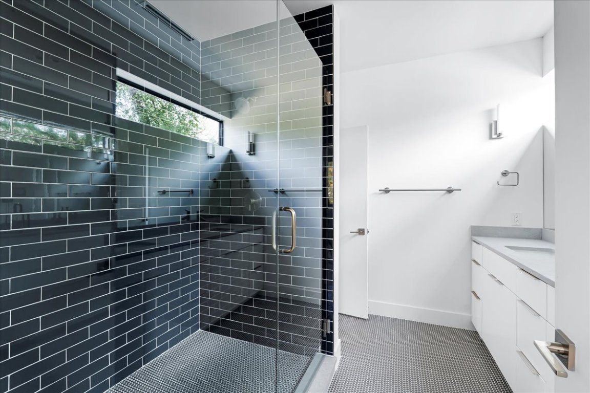 Austin, Texas, 78703, United States, 4 Bedrooms Bedrooms, ,4 BathroomsBathrooms,Residential,For Sale,1940448