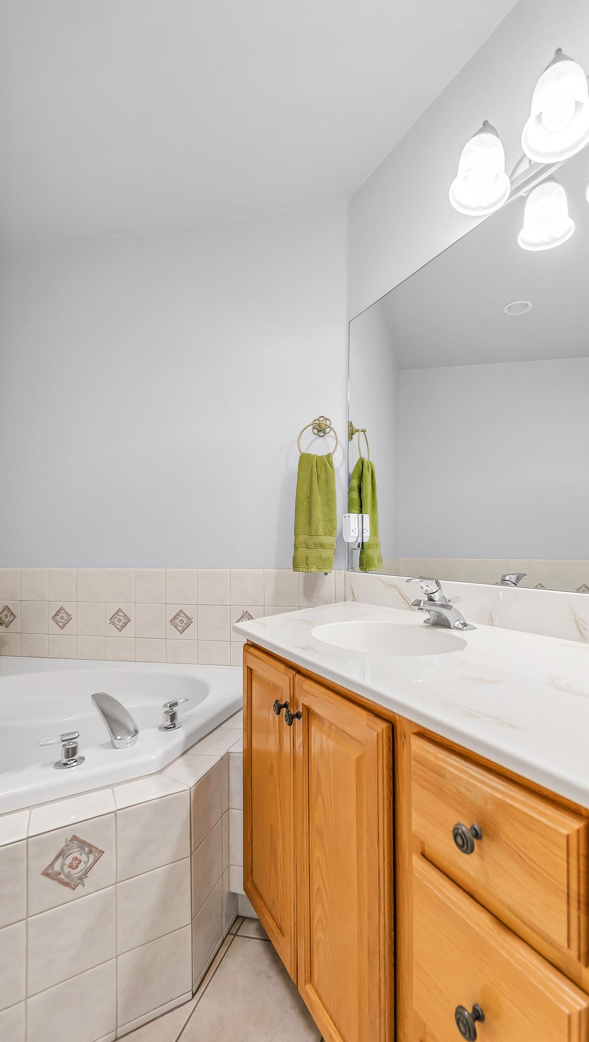 Grand Junction, Colorado, 81507, United States, 3 Bedrooms Bedrooms, ,3 BathroomsBathrooms,Residential,For Sale,1954726