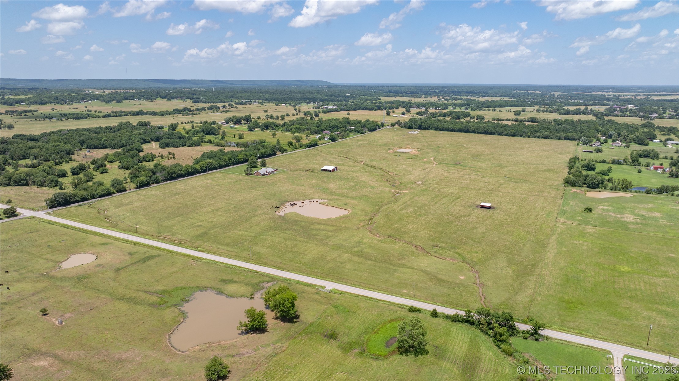 Haskell, Oklahoma, 74436, United States, 3 Bedrooms Bedrooms, ,3 BathroomsBathrooms,Residential,For Sale,1903731