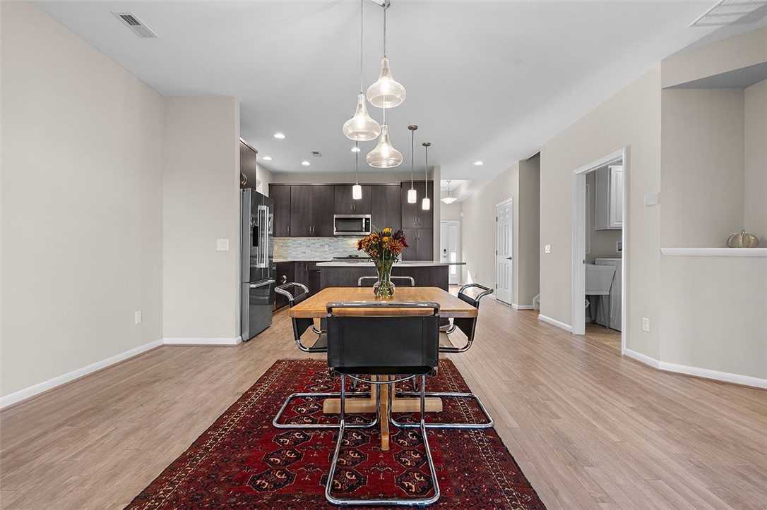 Ohio Twp, Pennsylvania, 15237, United States, 2 Bedrooms Bedrooms, ,3 BathroomsBathrooms,Residential,For Sale,1984724