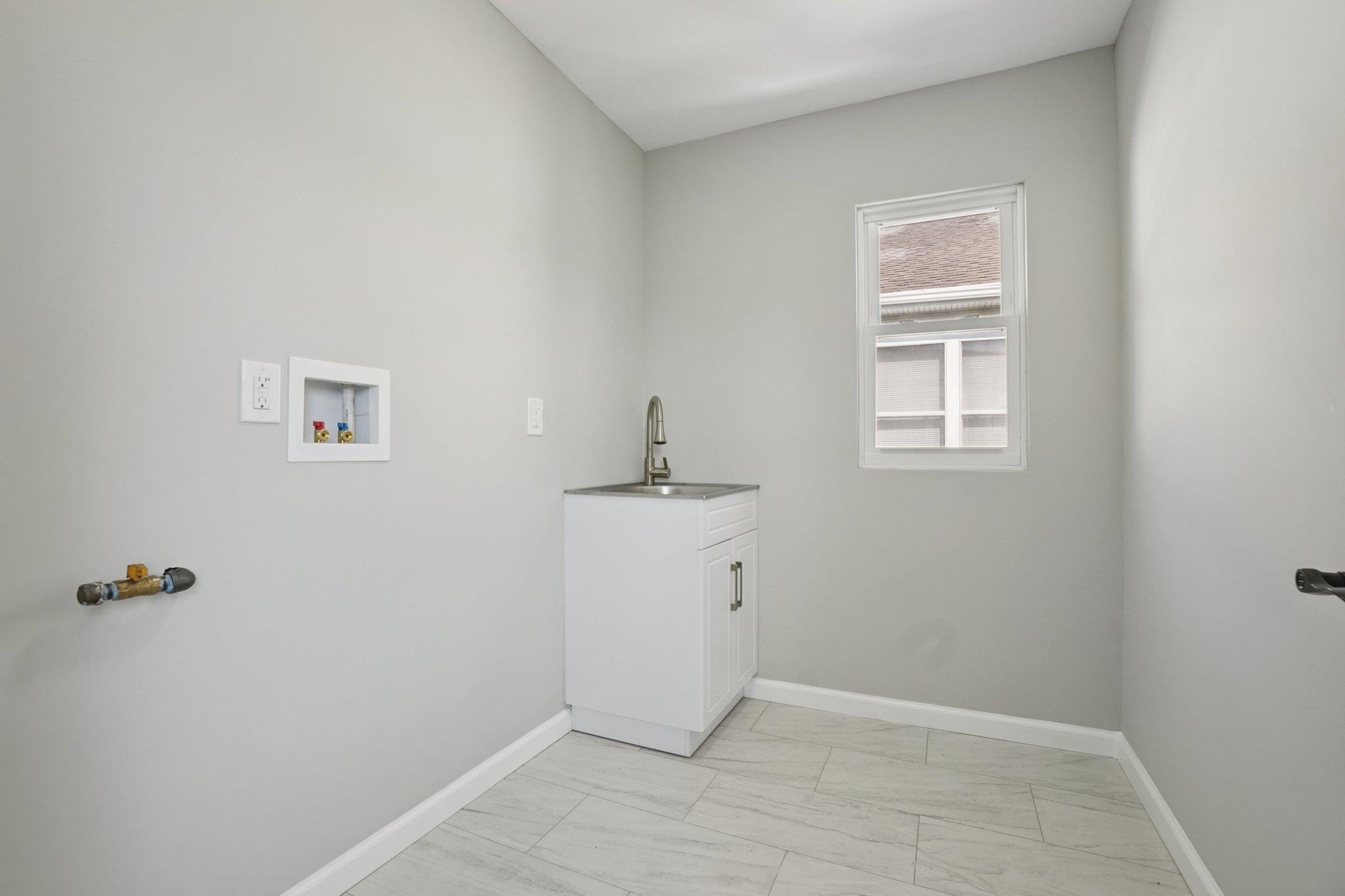 Wood-ridge, New Jersey, 07075, United States, 4 Bedrooms Bedrooms, ,3 BathroomsBathrooms,Residential,For Sale,1979587