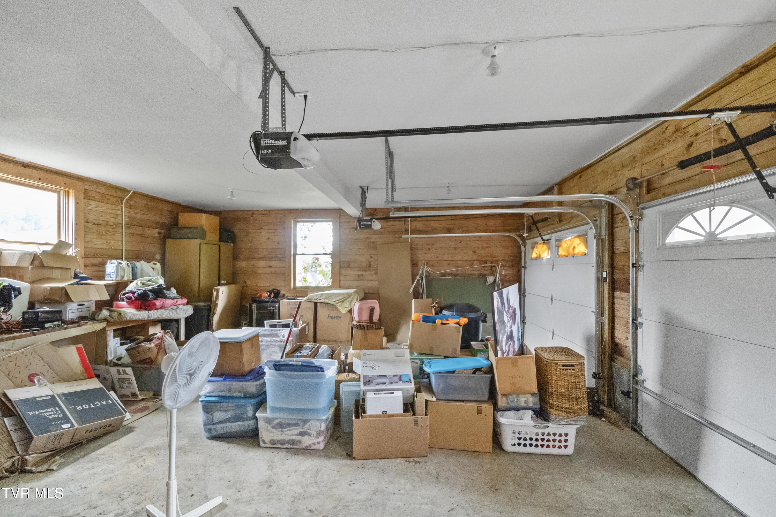 Greeneville, Tennessee, 37745, United States, 5 Bedrooms Bedrooms, ,4 BathroomsBathrooms,Residential,For Sale,1981962