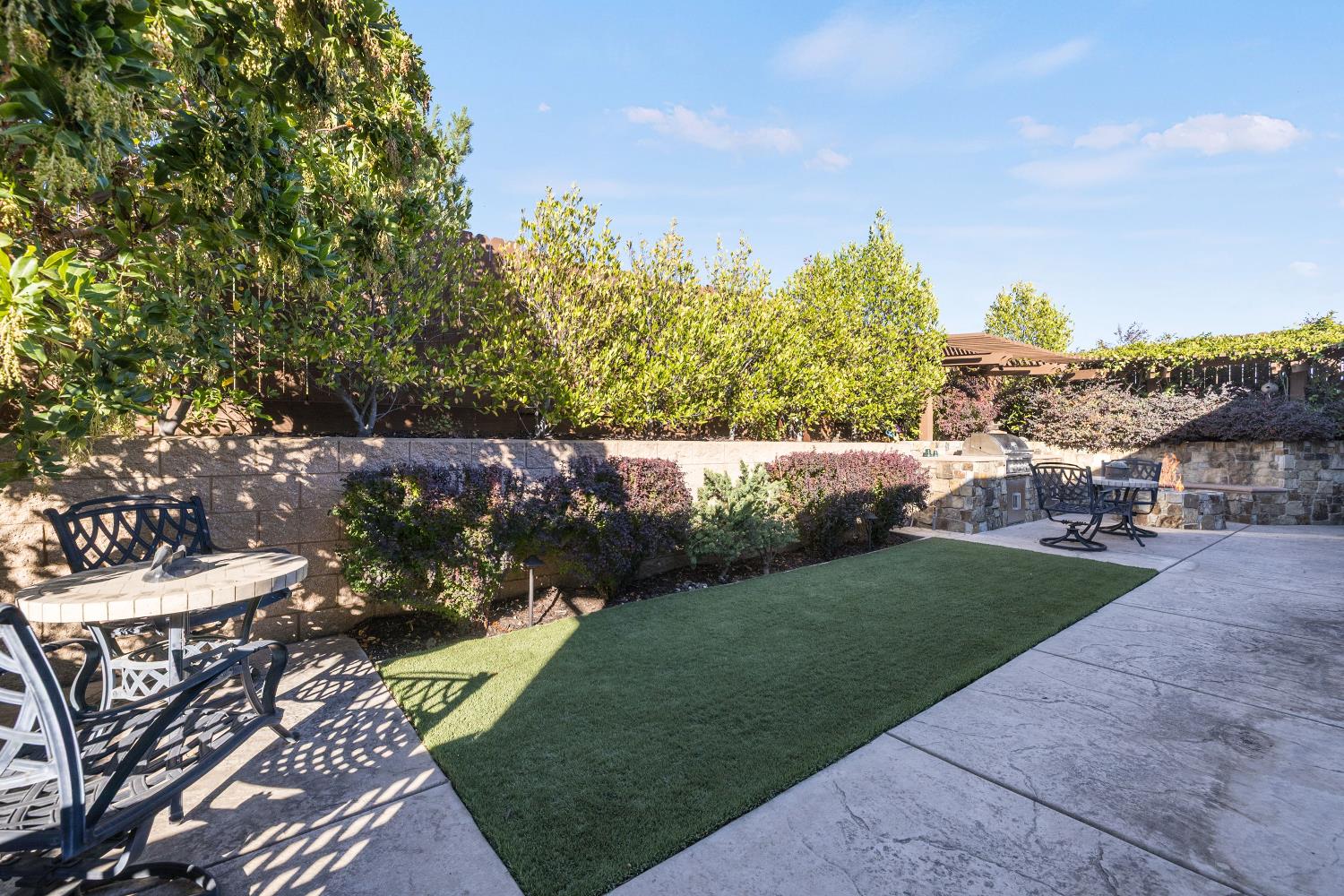 El Dorado Hills, California, 95762, United States, 3 Bedrooms Bedrooms, ,3 BathroomsBathrooms,Residential,For Sale,1987494