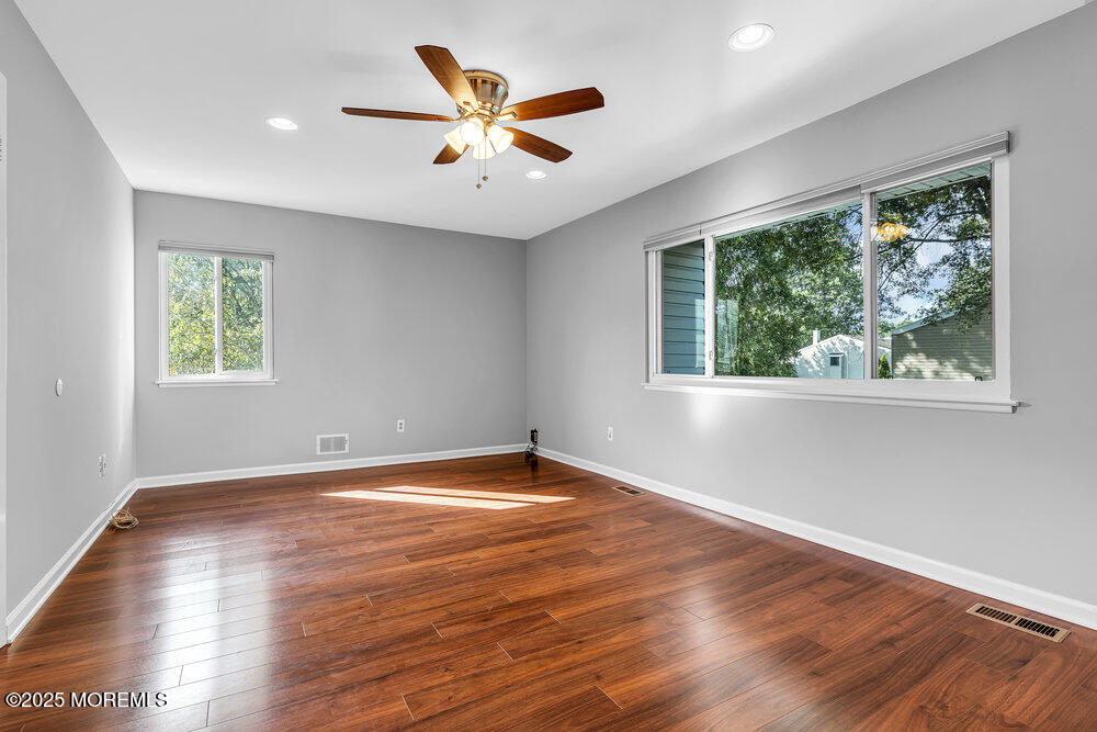 Tinton Falls, New Jersey, 07724, United States, 3 Bedrooms Bedrooms, ,3 BathroomsBathrooms,Residential,For Sale,1923541
