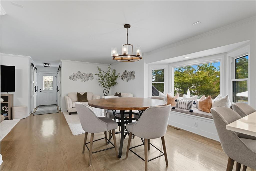 Alpharetta, Georgia, 30005, United States, 4 Bedrooms Bedrooms, ,6 BathroomsBathrooms,Residential,For Sale,1983404