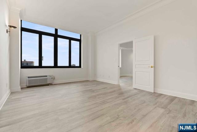 Cliffside Park, New Jersey, 07010, United States, 3 Bedrooms Bedrooms, ,4 BathroomsBathrooms,Residential,For Sale,1885354