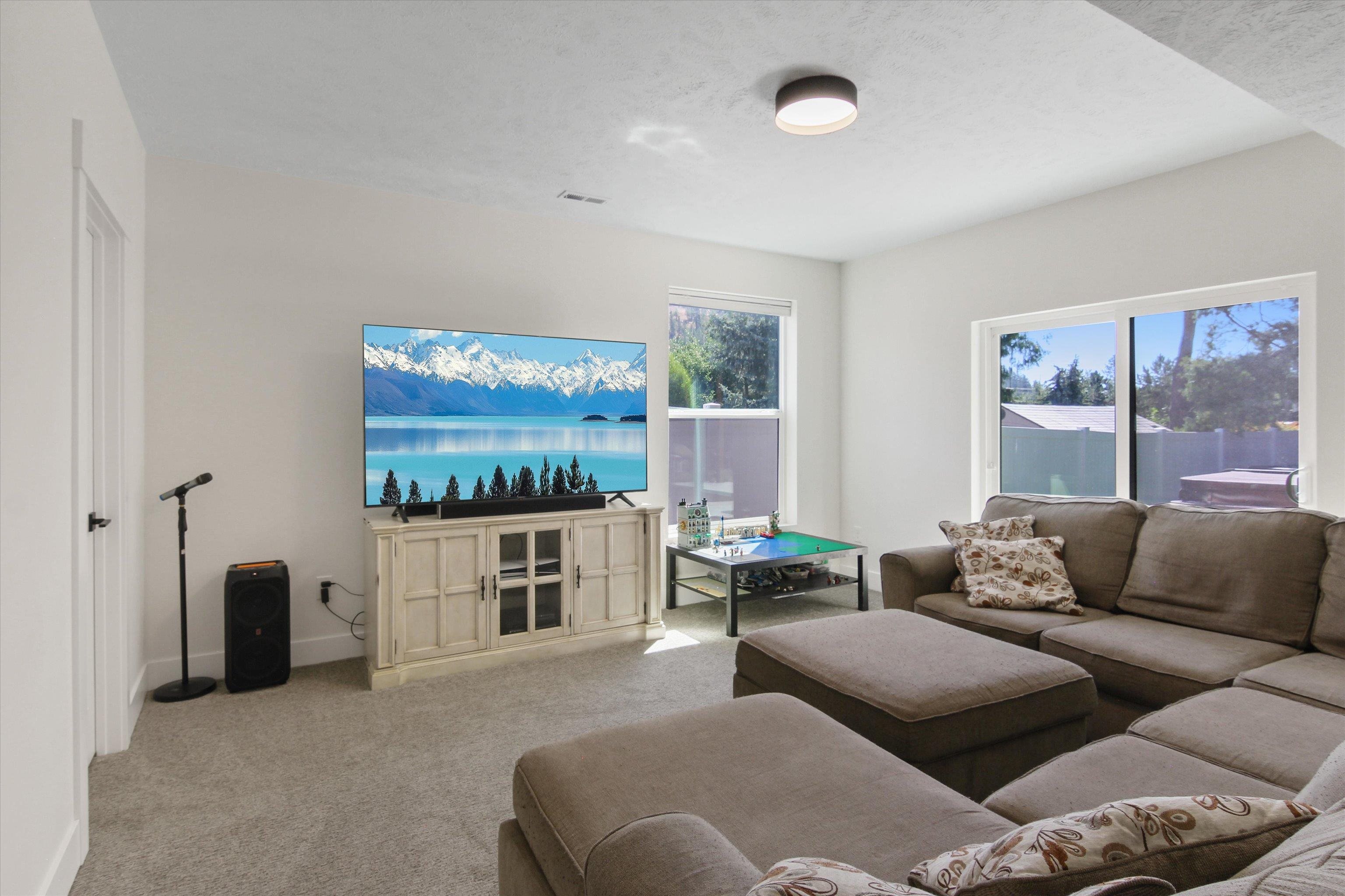 Spokane, Washington, 99224, United States, 5 Bedrooms Bedrooms, ,3 BathroomsBathrooms,Residential,For Sale,1910517