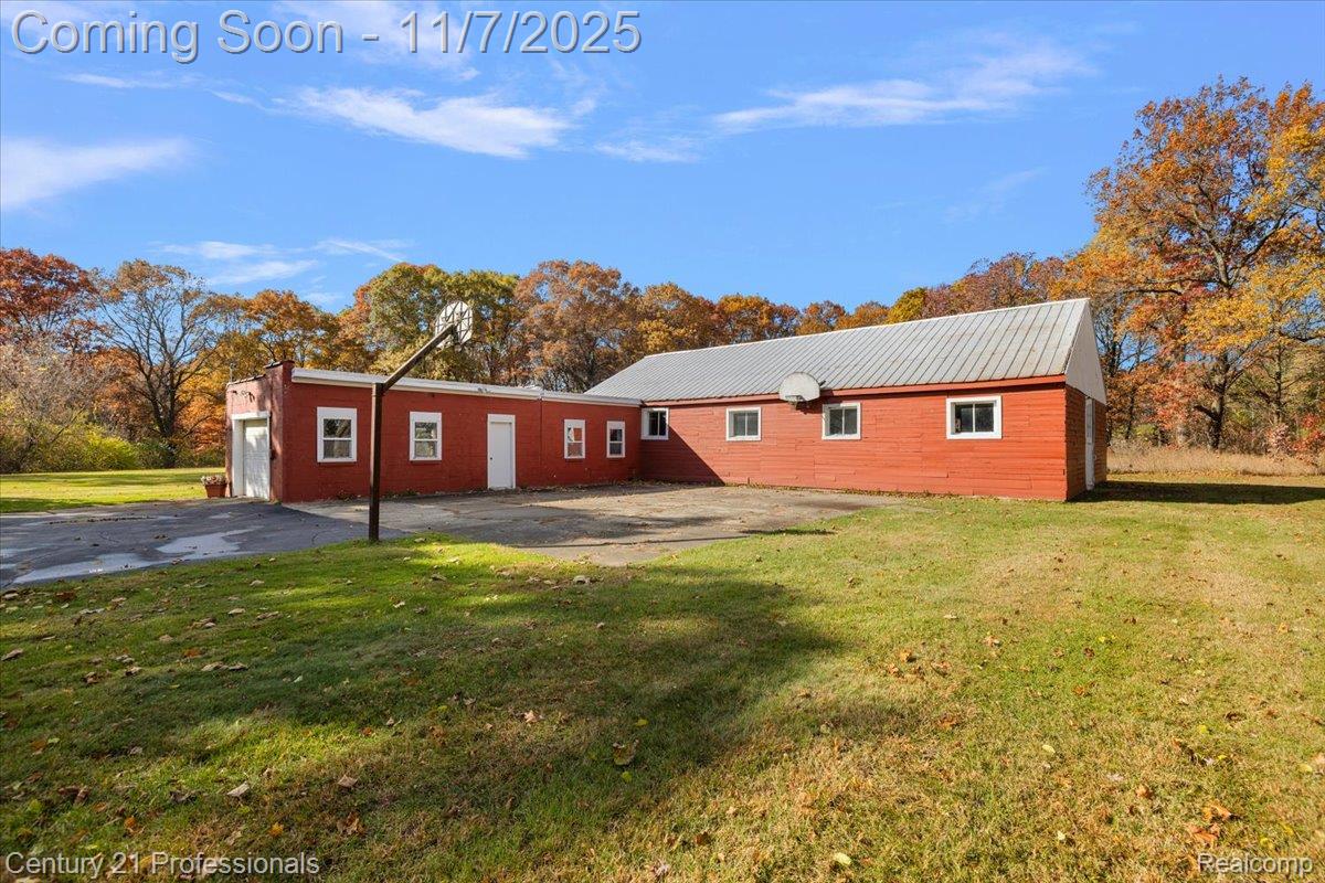 Clarkston, Michigan, 48348, United States, 4 Bedrooms Bedrooms, ,2 BathroomsBathrooms,Residential,For Sale,1987111