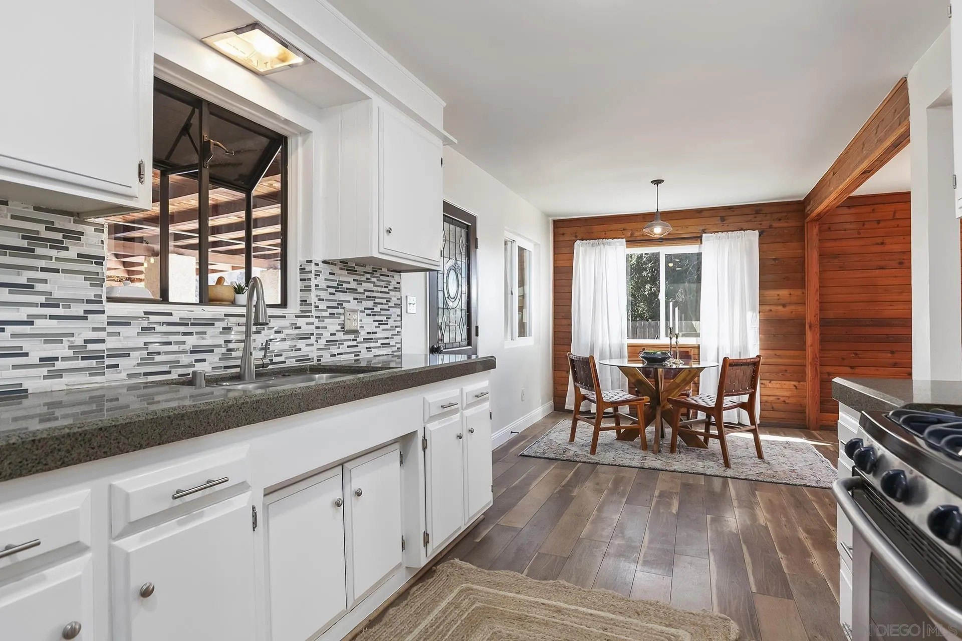 Alpine, California, 91901, United States, 3 Bedrooms Bedrooms, ,2 BathroomsBathrooms,Residential,For Sale,1990972