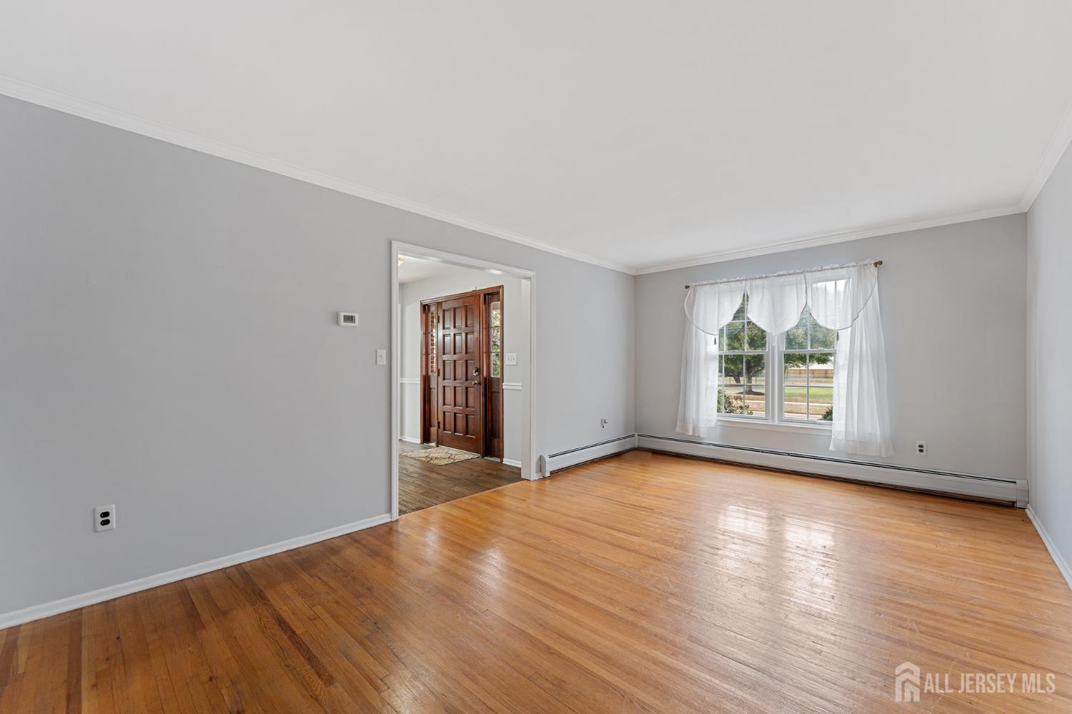 Middlesex, New Jersey, 08846, United States, 4 Bedrooms Bedrooms, ,3 BathroomsBathrooms,Residential,For Sale,1968933