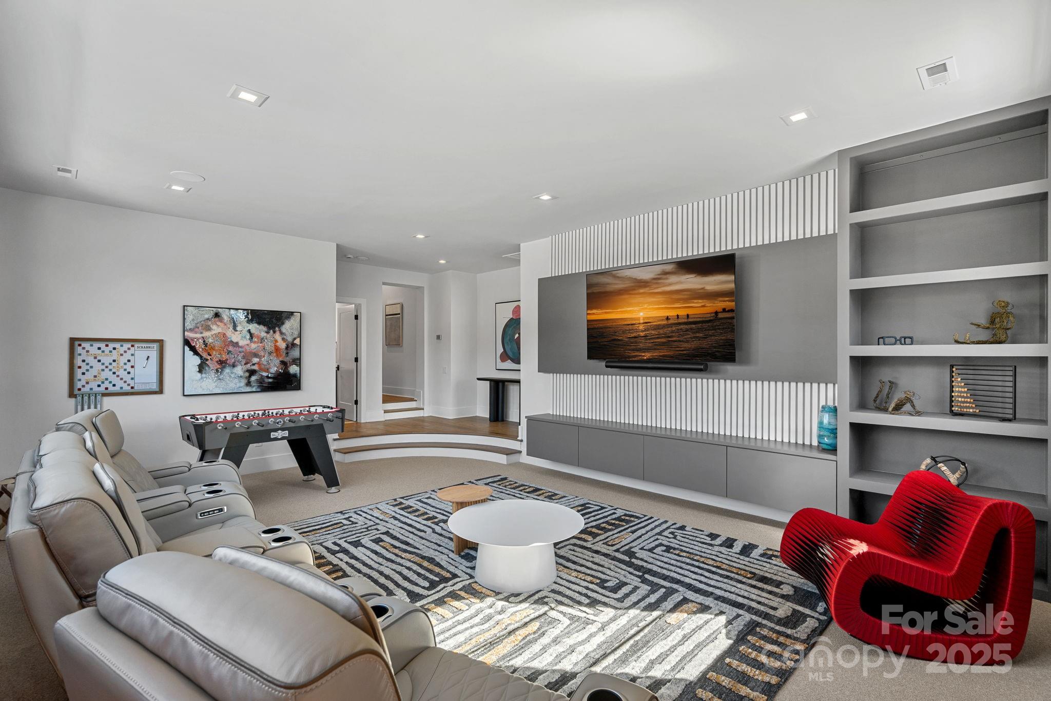 Davidson, North Carolina, 28036, United States, 5 Bedrooms Bedrooms, ,7 BathroomsBathrooms,Residential,For Sale,1989460