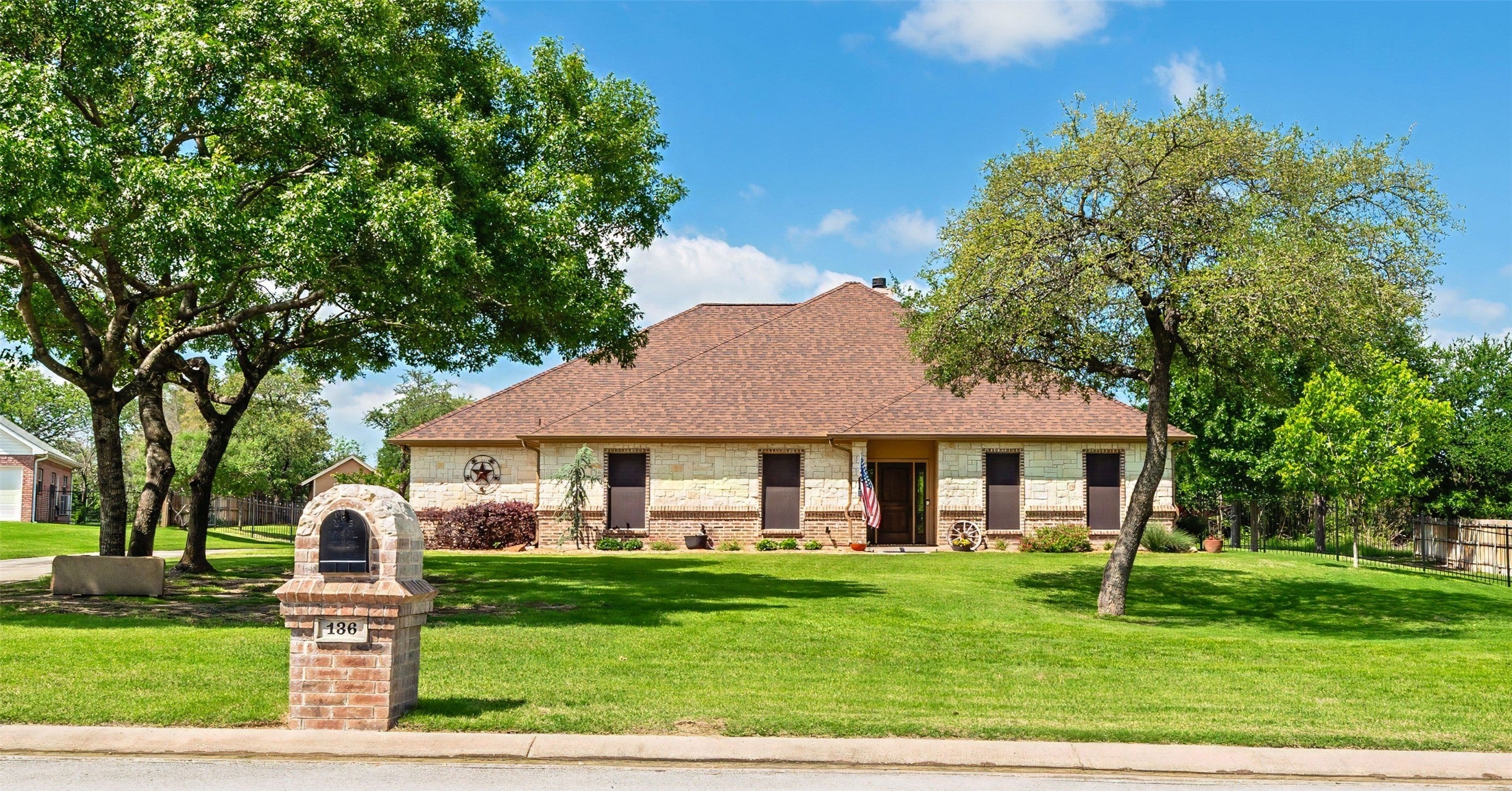 Lakeside, Texas, 76135, United States, 3 Bedrooms Bedrooms, ,3 BathroomsBathrooms,Residential,For Sale,2047956