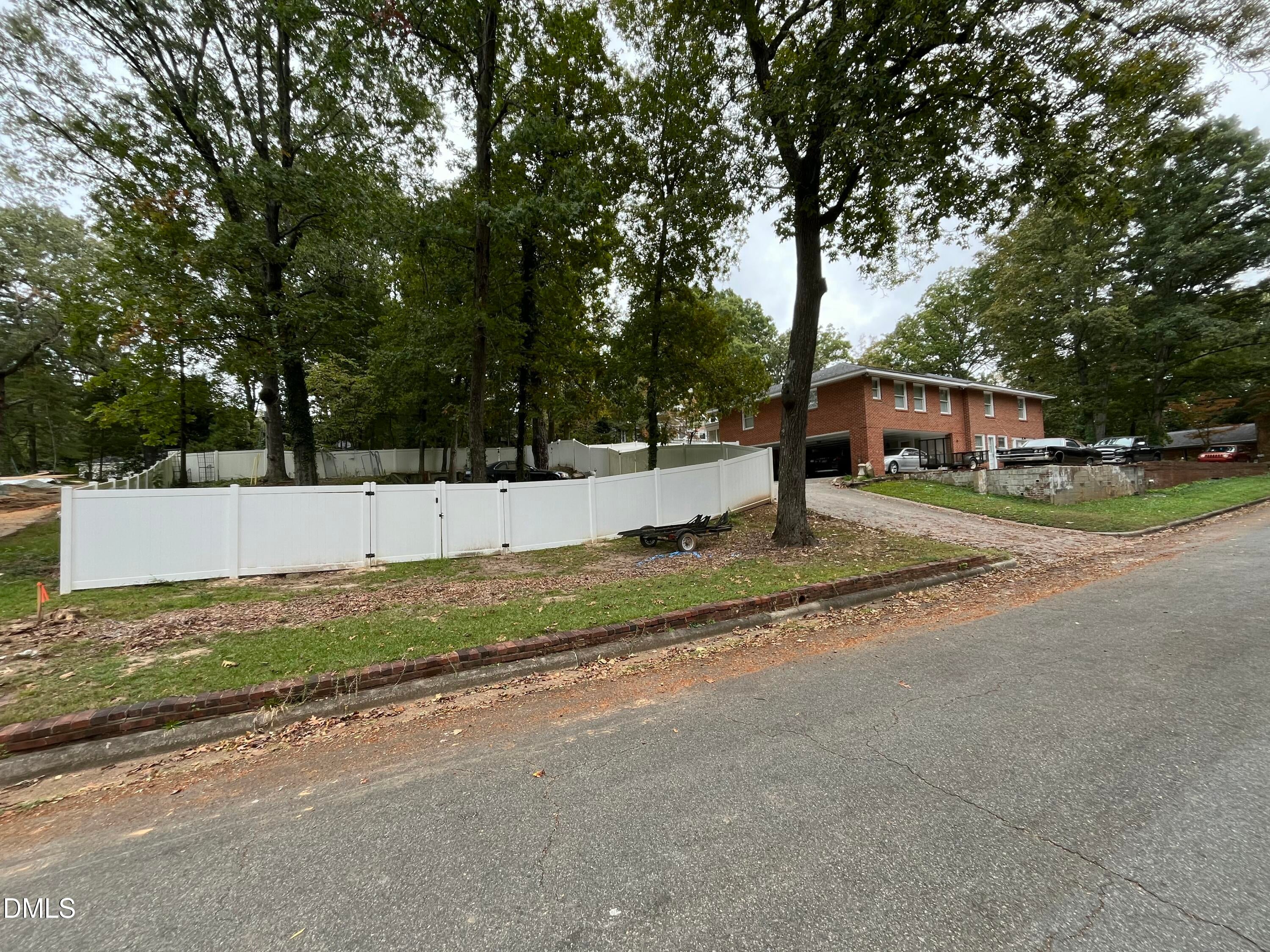 Burlington, North Carolina, 27215, United States, 6 Bedrooms Bedrooms, ,5 BathroomsBathrooms,Residential,For Sale,1999831