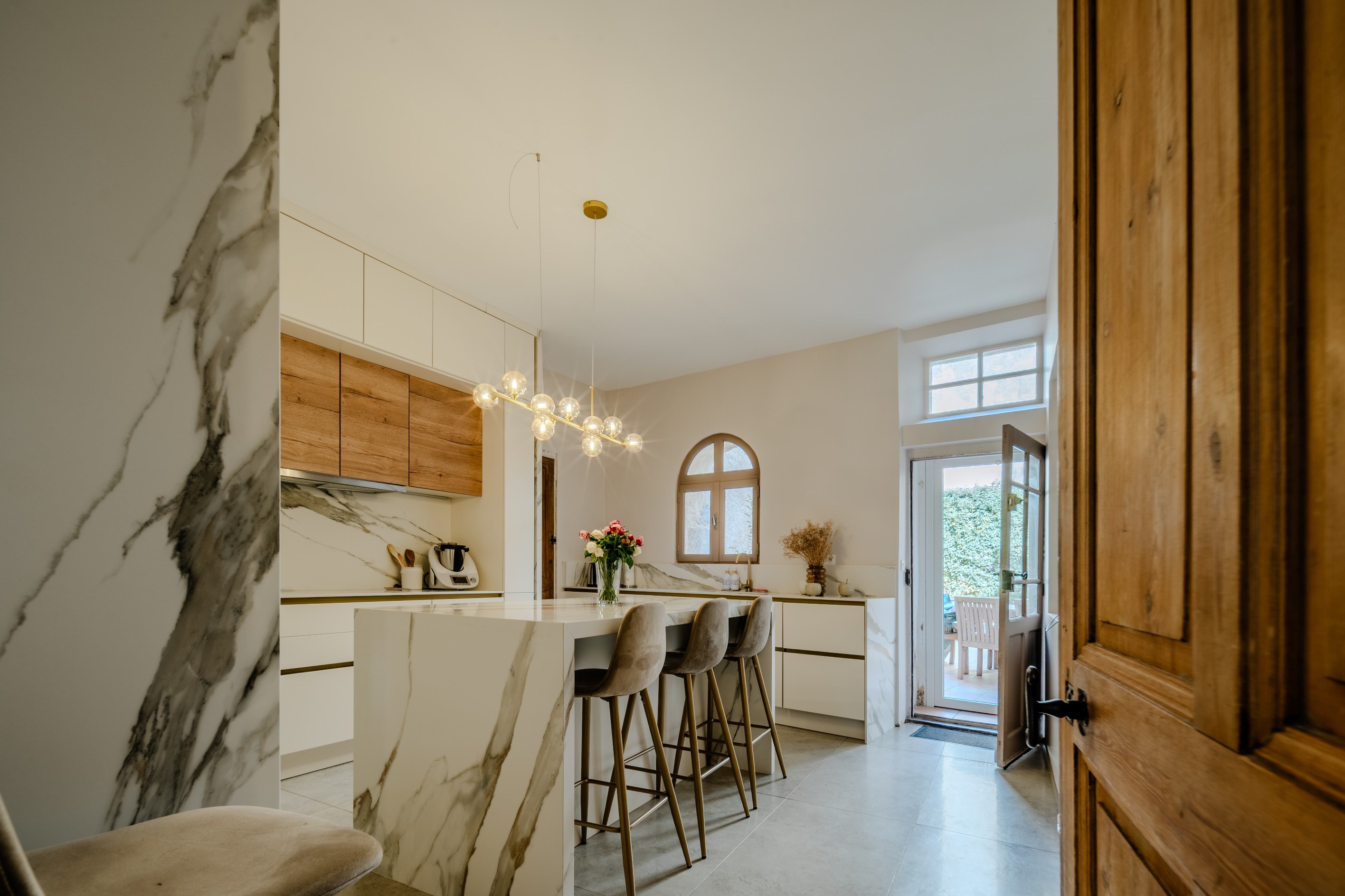  Romanesque house with garden, swimming pool and garage in the heart of the city. - 物件實景