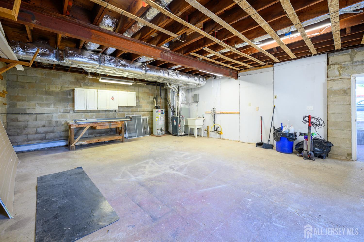 Edison, New Jersey, 08817, United States, 3 Bedrooms Bedrooms, ,2 BathroomsBathrooms,Residential,For Sale,1958154