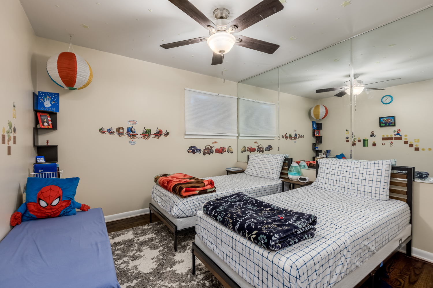 Morton Grove, Illinois, 60053, United States, 5 Bedrooms Bedrooms, ,3 BathroomsBathrooms,Residential,For Sale,1928760
