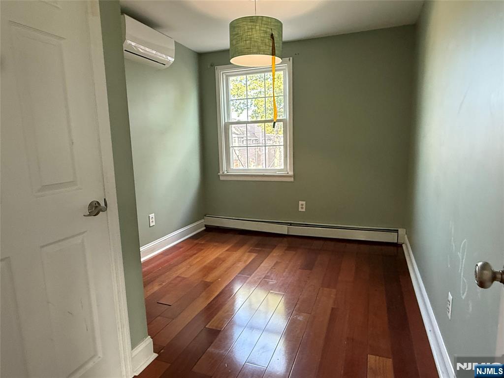 Kearny, New Jersey, 07032, United States, 3 Bedrooms Bedrooms, ,2 BathroomsBathrooms,Residential,For Sale,1927539