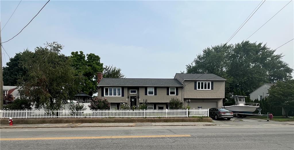 Warwick, Rhode Island, 02889, United States, 6 Bedrooms Bedrooms, ,2 BathroomsBathrooms,Residential,For Sale,1914359