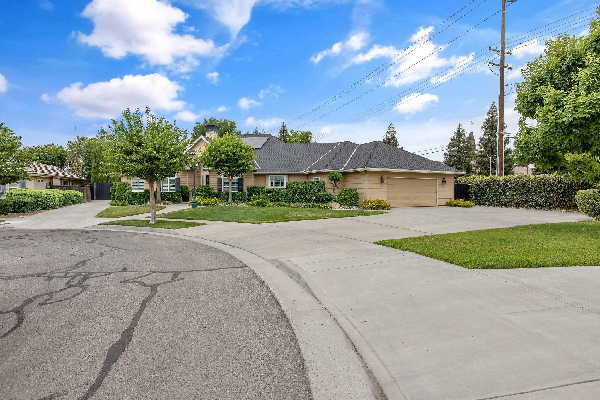 Visalia, California, 93277, United States, 3 Bedrooms Bedrooms, ,2 BathroomsBathrooms,Residential,For Sale,2048559