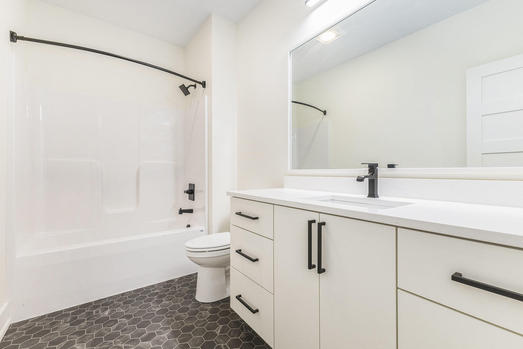 Allendale, Michigan, 49401, United States, 5 Bedrooms Bedrooms, ,4 BathroomsBathrooms,Residential,For Sale,1960697