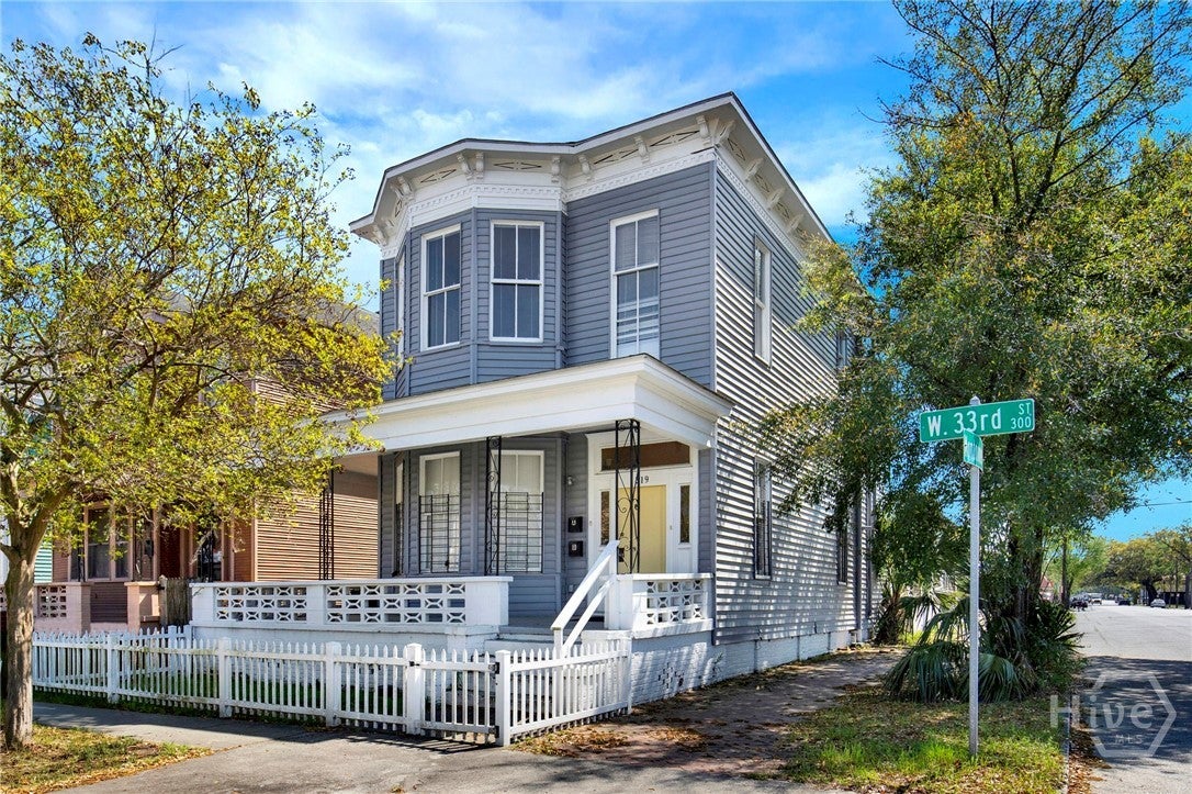 Savannah, Georgia, 31401, United States, 2 Bedrooms Bedrooms, ,3 BathroomsBathrooms,Residential,For Sale,2031134
