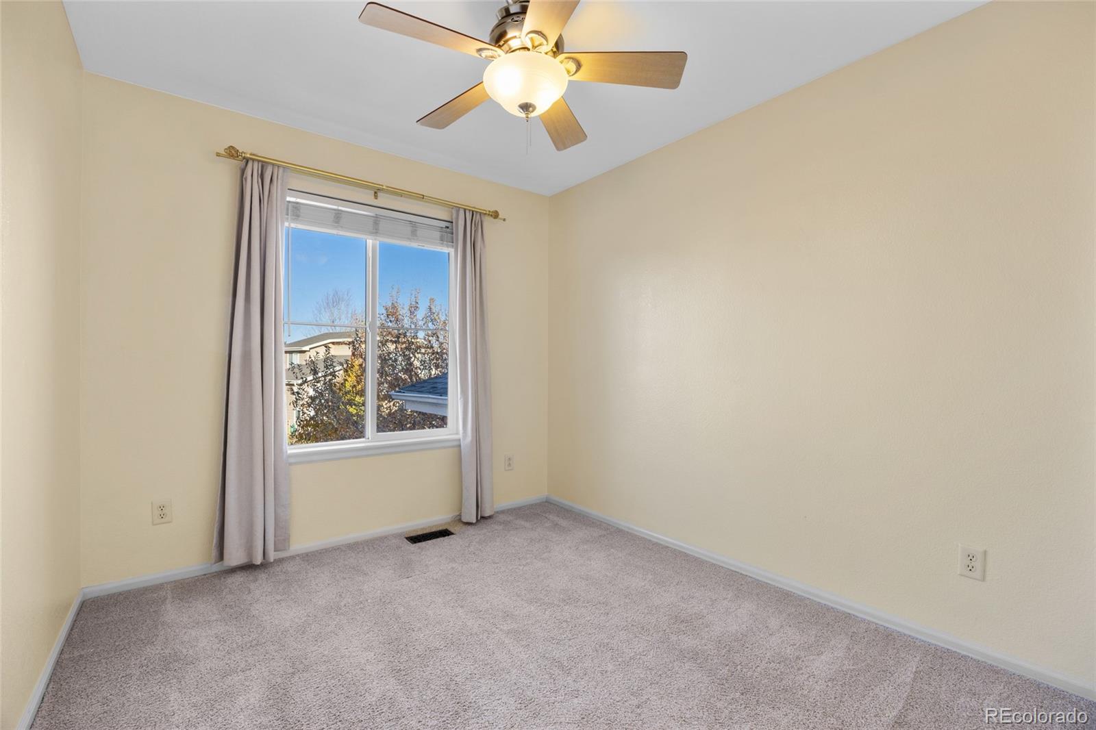 Highlands Ranch, Colorado, 80126, United States, 3 Bedrooms Bedrooms, ,3 BathroomsBathrooms,Residential,For Sale,1991923