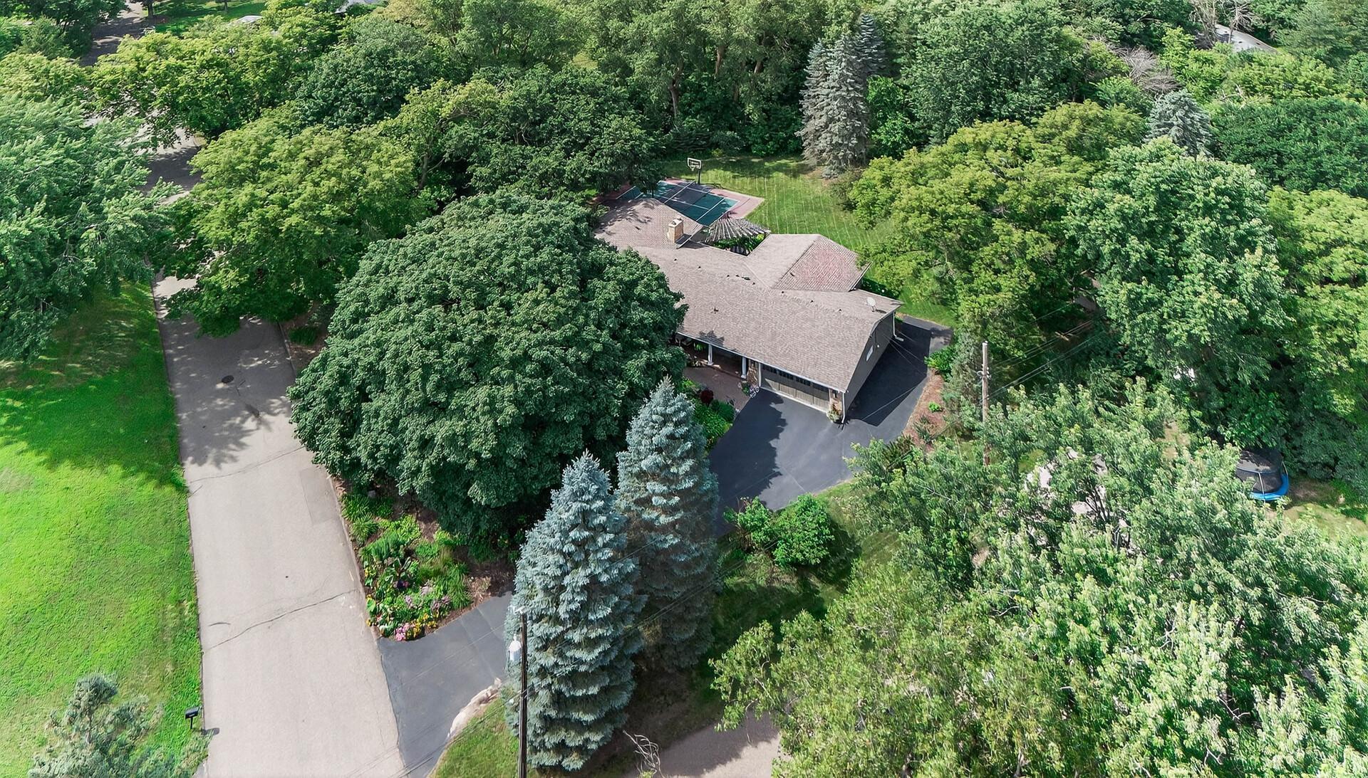 Minnetonka, Minnesota, 55345, United States, 5 Bedrooms Bedrooms, ,2 BathroomsBathrooms,Residential,For Sale,1919862