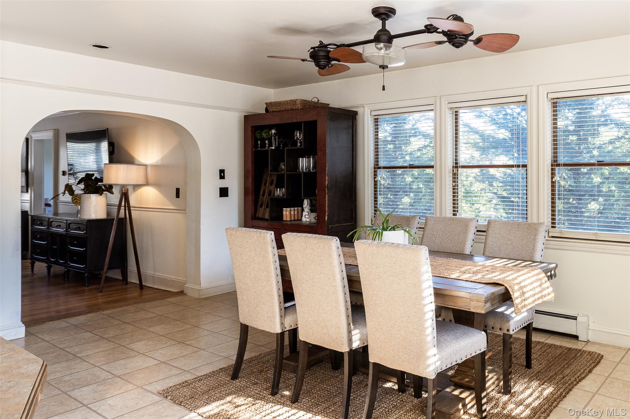 East Moriches, New York, 11940, United States, 6 Bedrooms Bedrooms, ,4 BathroomsBathrooms,Residential,For Sale,1994903