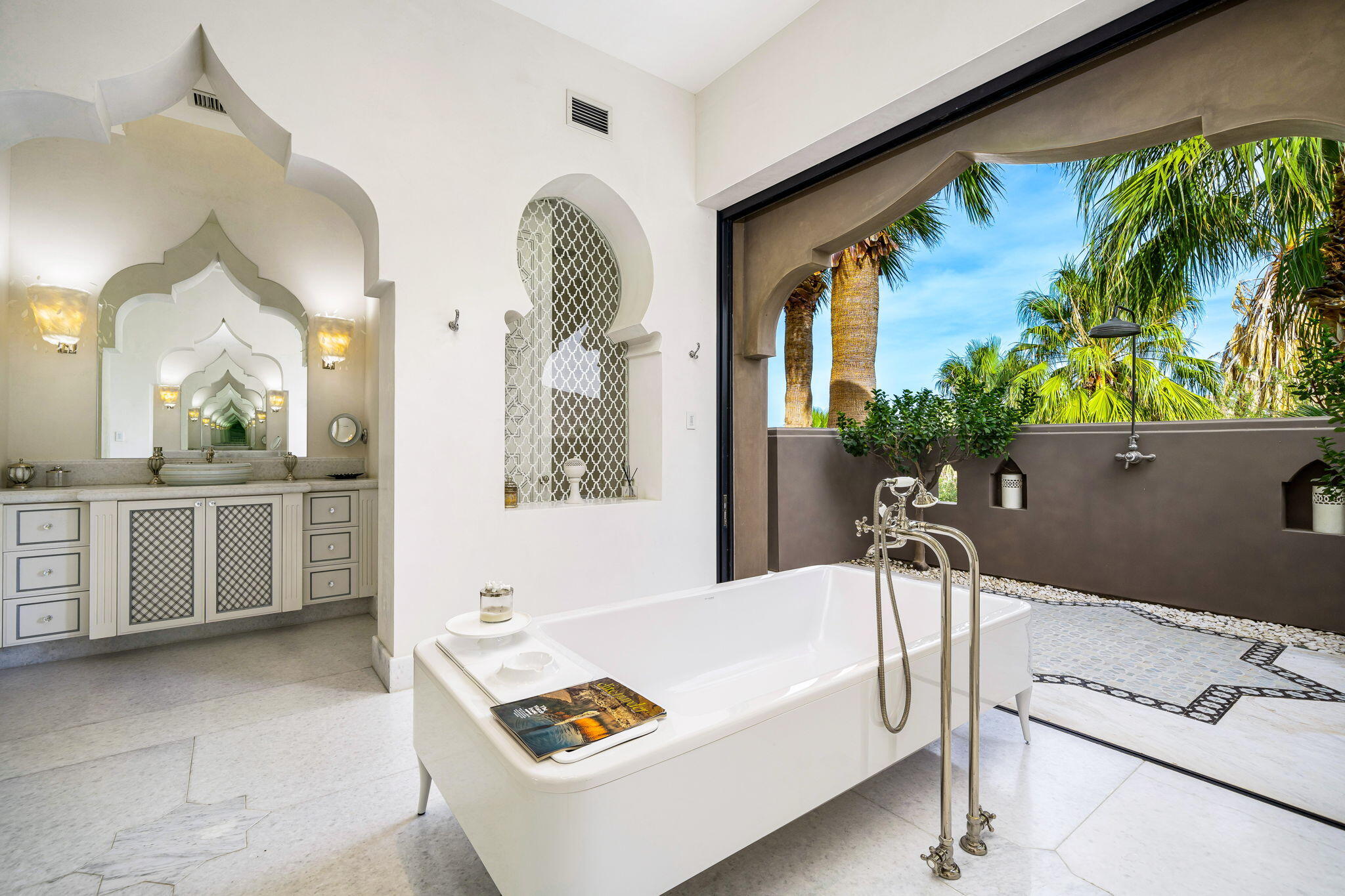 Palm Desert, California, 92260, United States, 5 Bedrooms Bedrooms, ,7 BathroomsBathrooms,Residential,For Sale,1874158