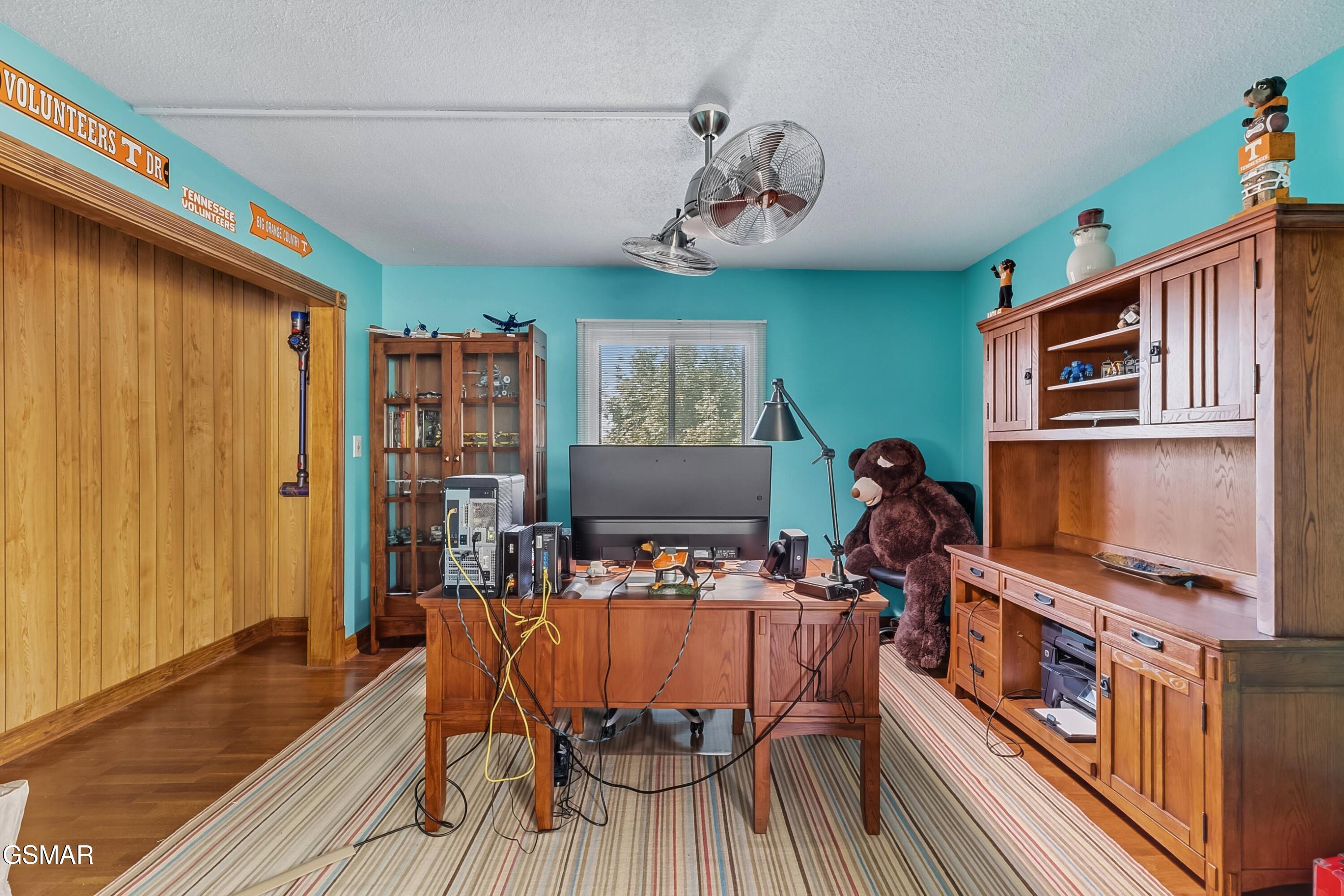 Gatlinburg, Tennessee, 37738, United States, 3 Bedrooms Bedrooms, ,2 BathroomsBathrooms,Residential,For Sale,1983450