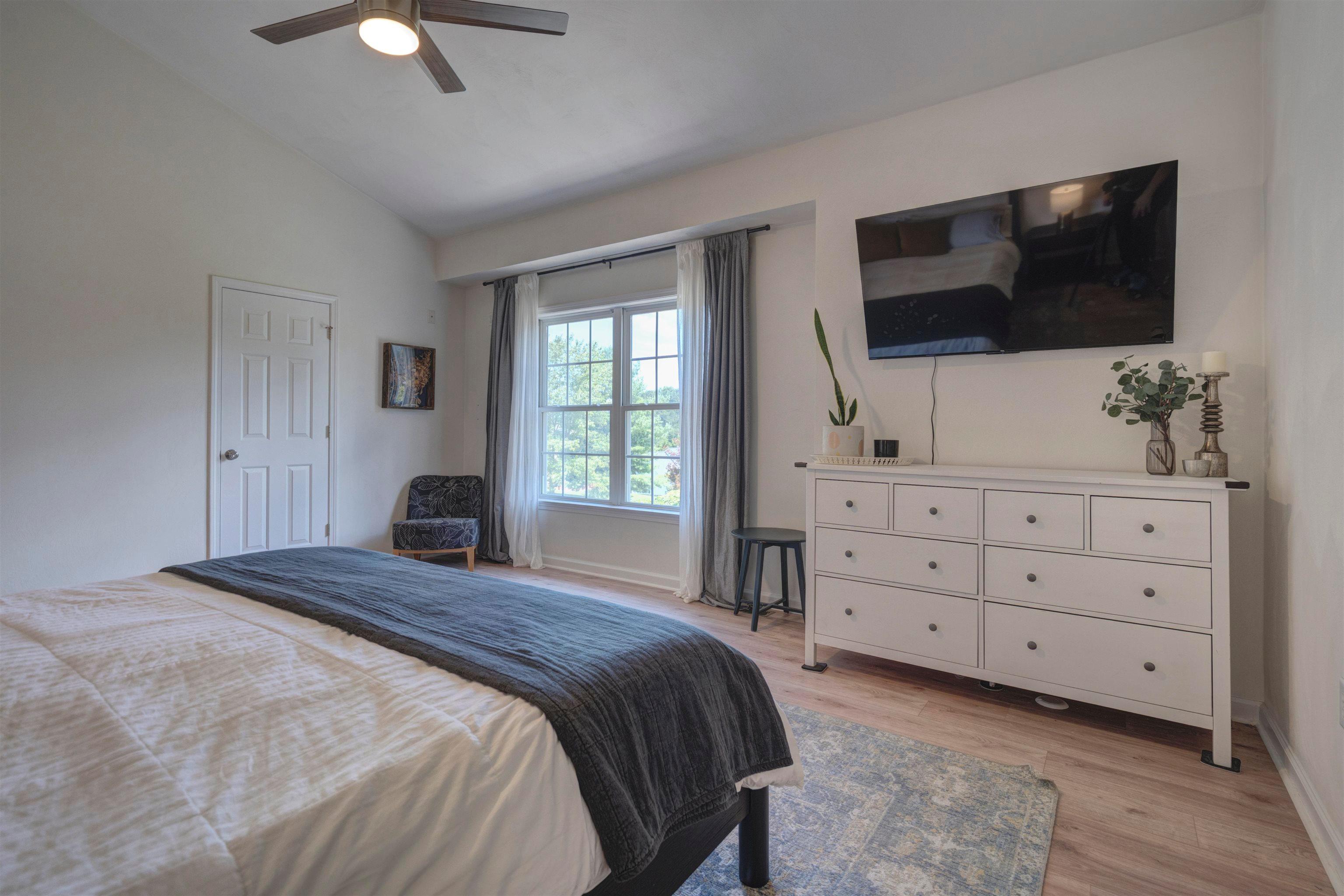 Christiansburg, Virginia, 24073, United States, 4 Bedrooms Bedrooms, ,4 BathroomsBathrooms,Residential,For Sale,1940345