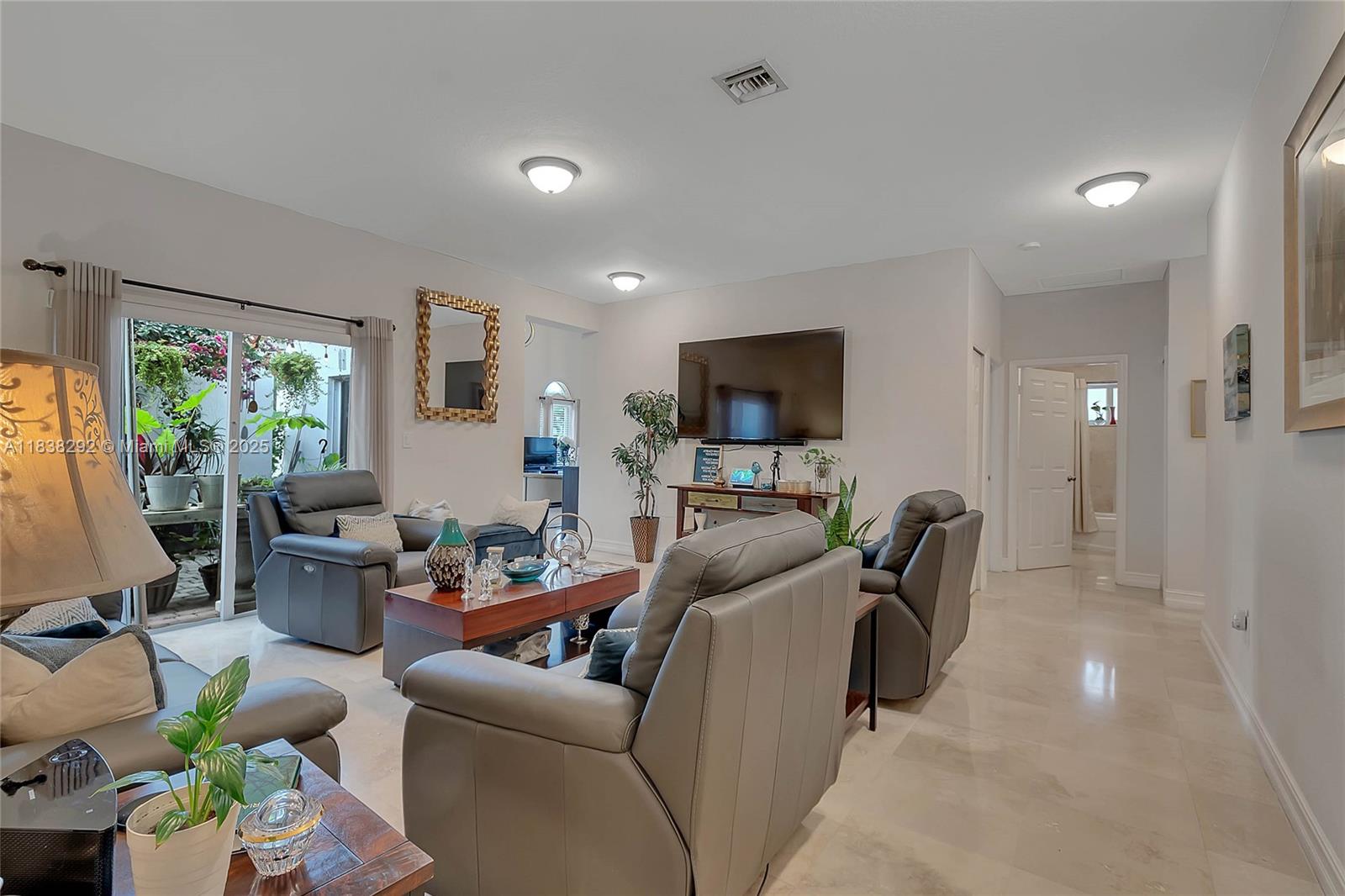Miami, Florida, 33187, United States, 4 Bedrooms Bedrooms, ,3 BathroomsBathrooms,Residential,For Sale,1900896