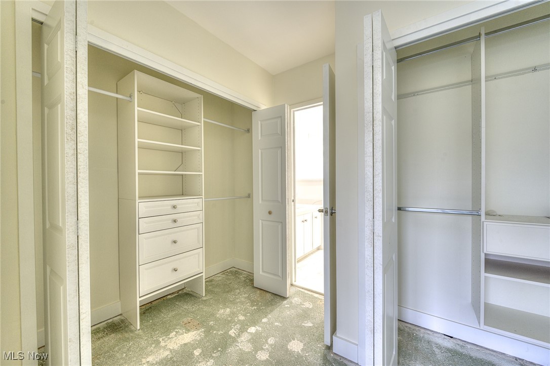 Bratenahl, Ohio, 44108, United States, 2 Bedrooms Bedrooms, ,3 BathroomsBathrooms,Residential,For Sale,1987332