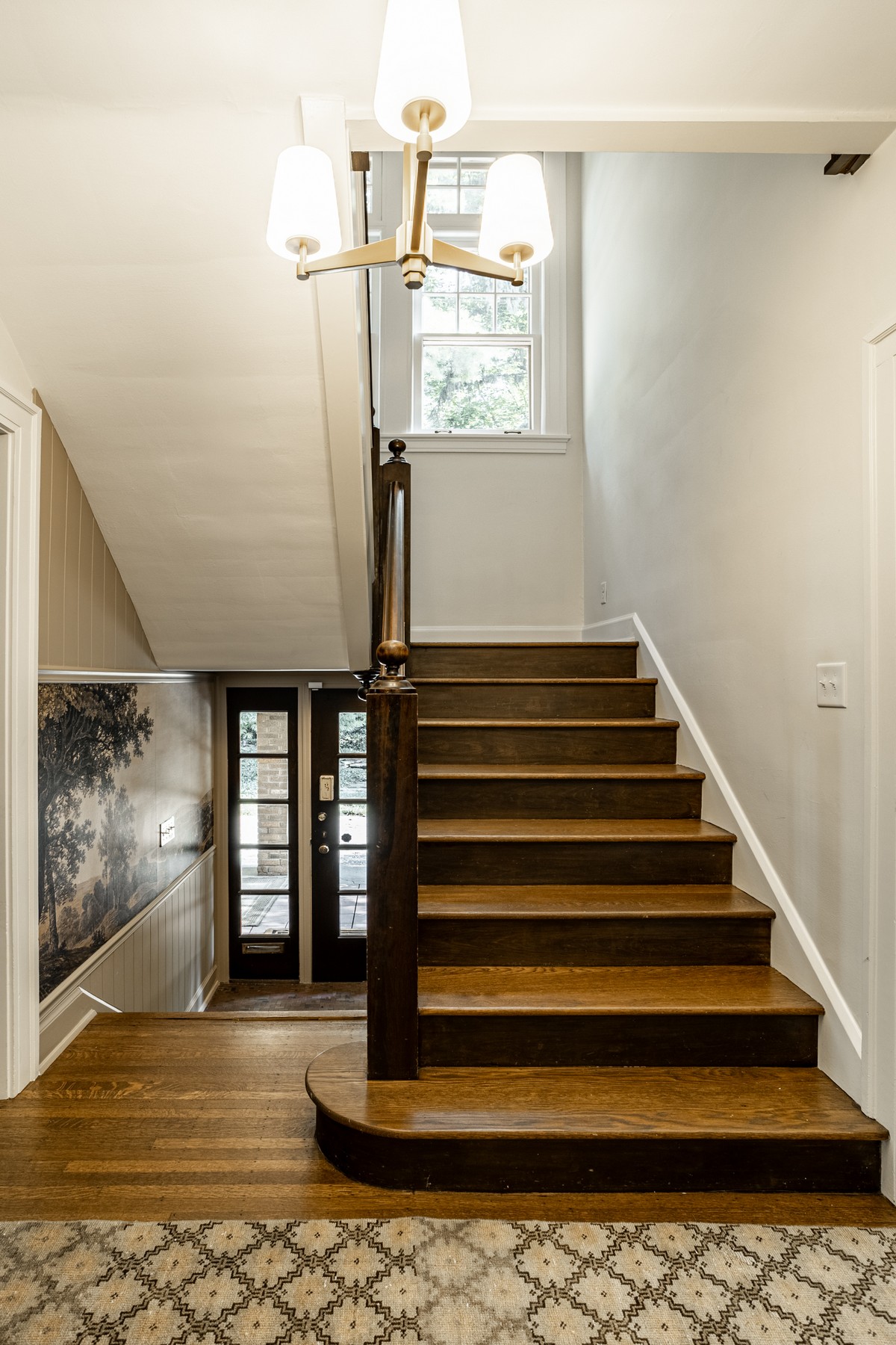  Gated English Tudor Home on One of the Most Desirable Blocks in Meridian Kessler - 物件實景