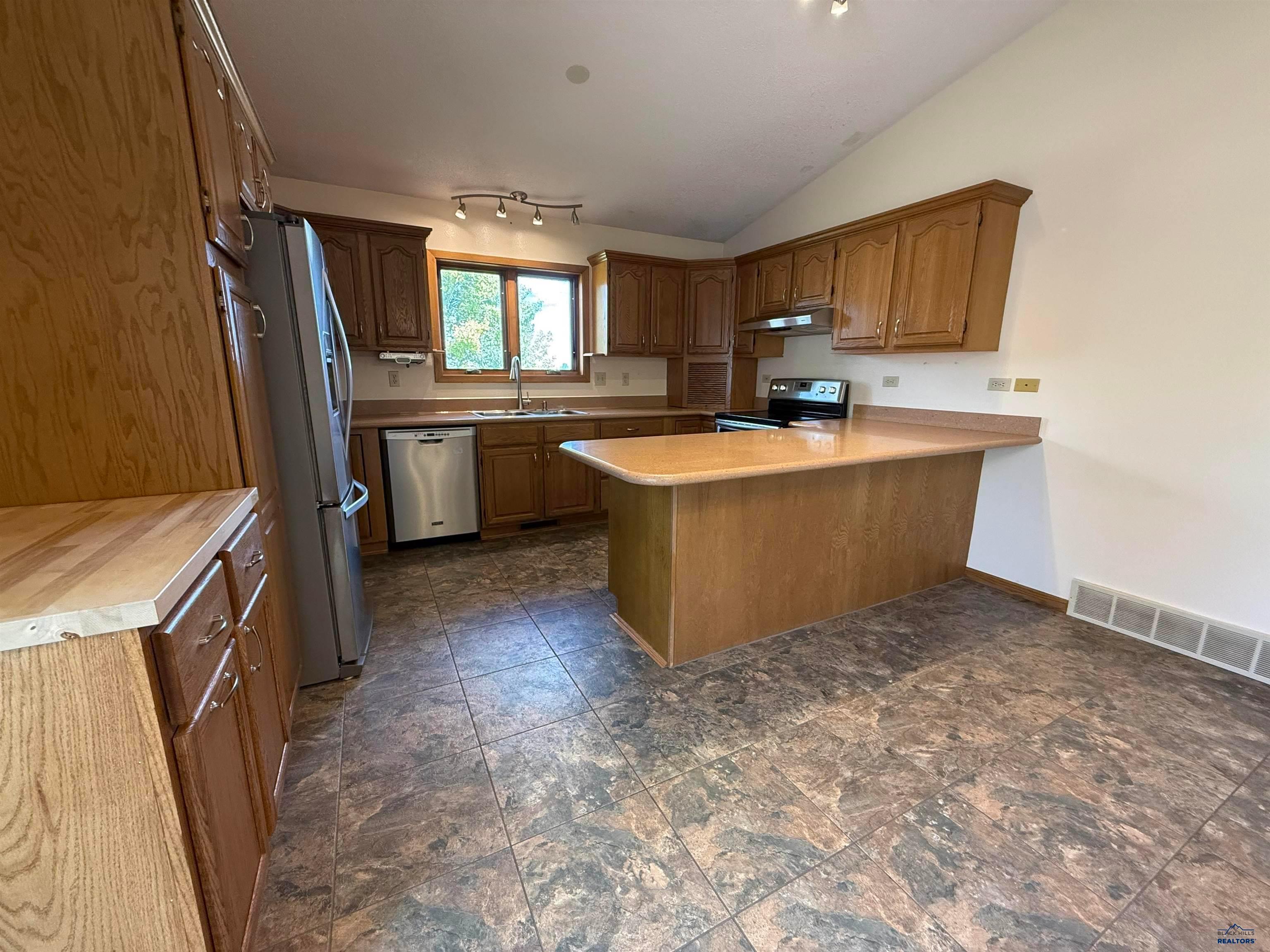 Rapid City, South Dakota, 57701-9223, United States, 4 Bedrooms Bedrooms, ,2 BathroomsBathrooms,Residential,For Sale,1991444